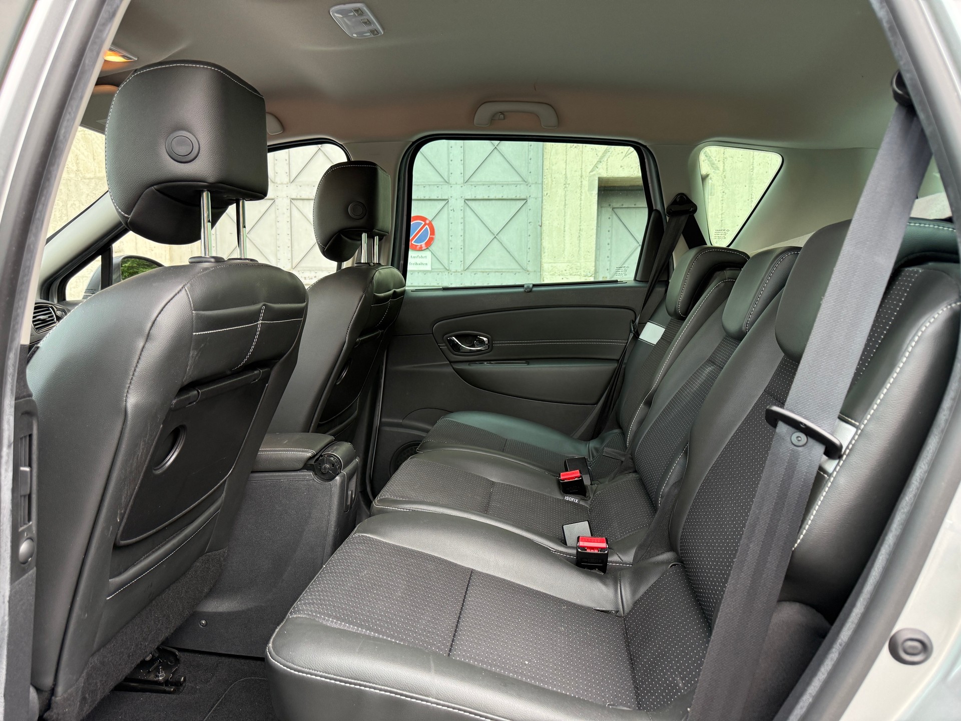 RENAULT Scénic 1.2 16V Turbo Swiss Edition-image-6