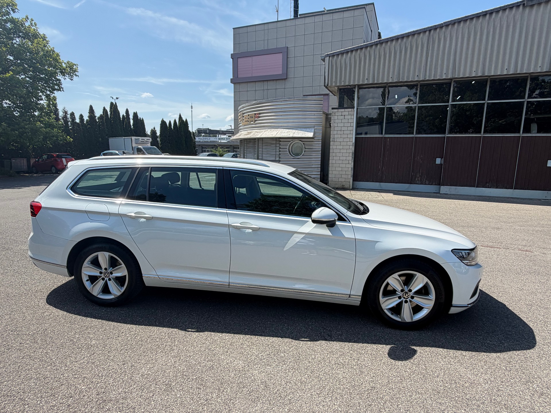 VW Passat 2.0 TDI BMT Elegance 4Motion DSG-image-4