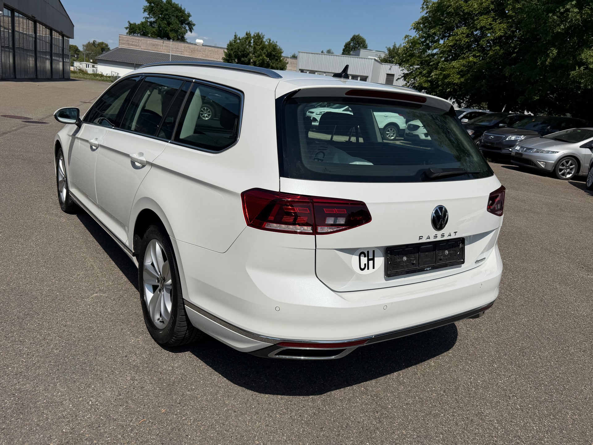 VW Passat 2.0 TDI BMT Elegance 4Motion DSG-image-3