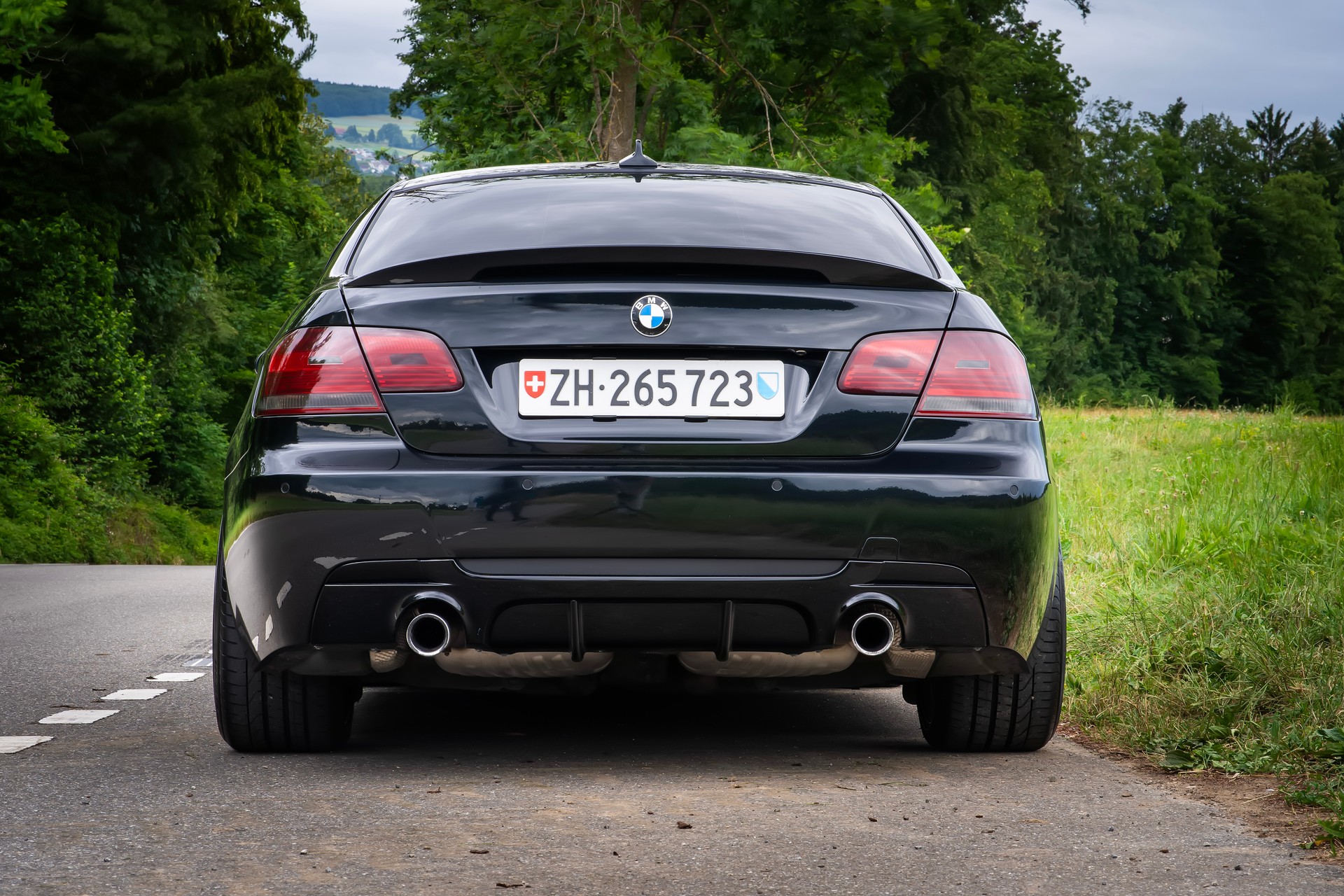 BMW 335i xDrive-image-2