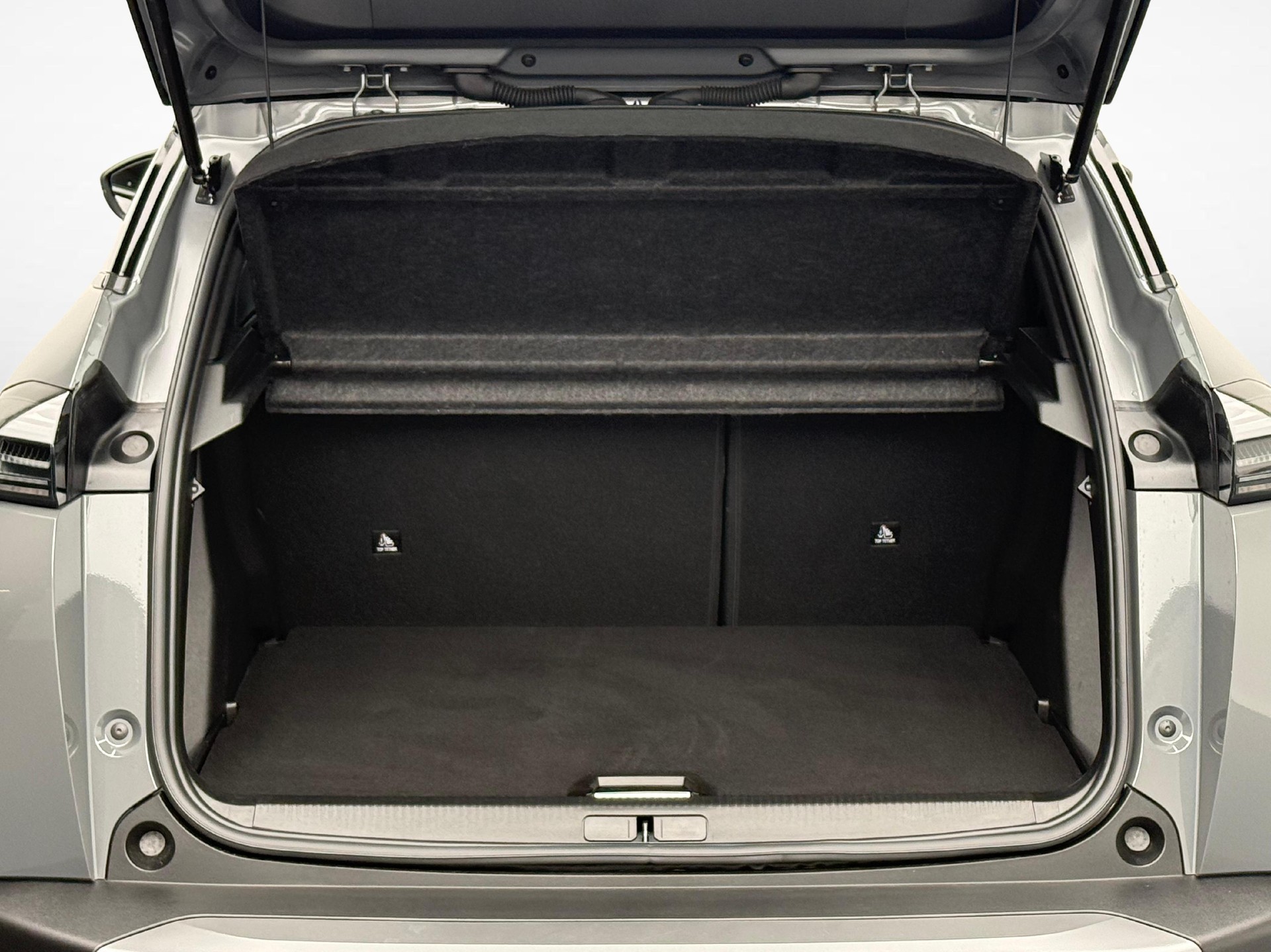 PEUGEOT 2008 1.2 Hybrid GT-image-11