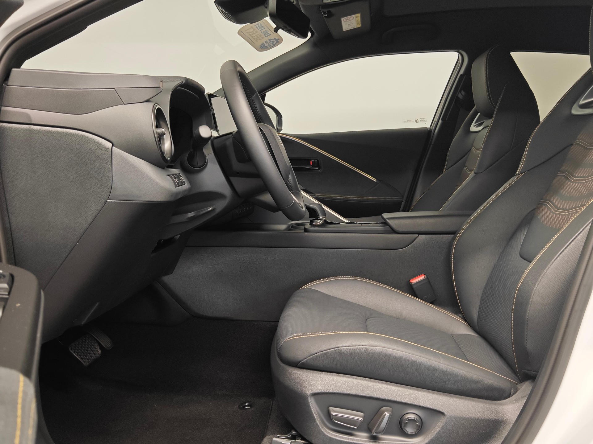 TOYOTA C-HR 2.0 HEV Style Premiere 4x4 - Tasso leasing 1.99%!-image-4
