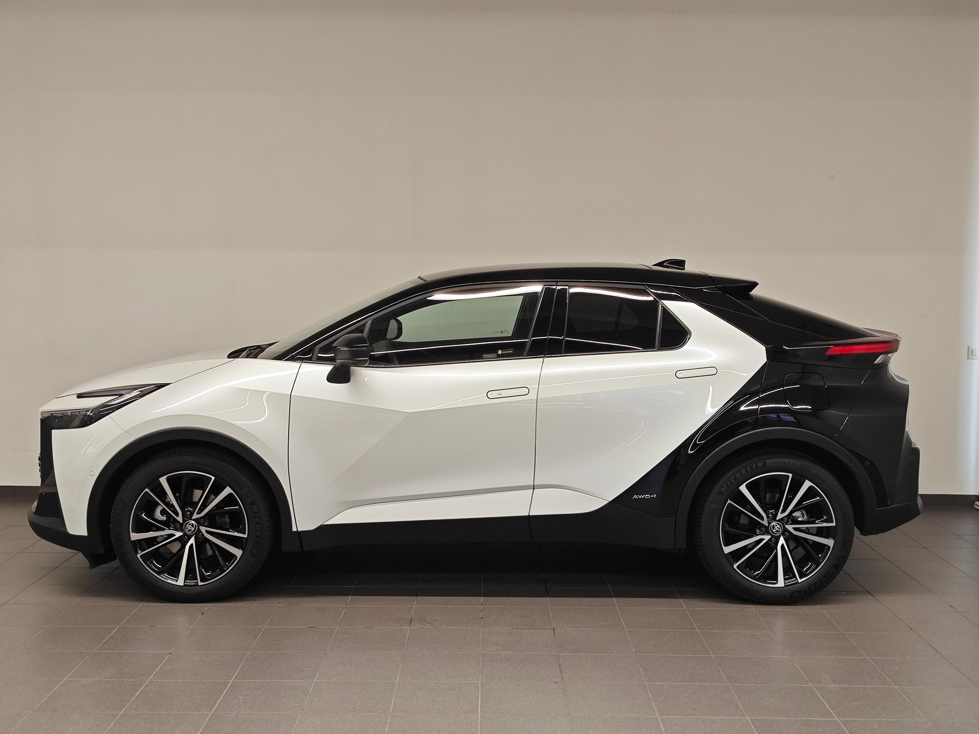 TOYOTA C-HR 2.0 HEV Style Premiere 4x4 - Tasso leasing 1.99%!-image-2