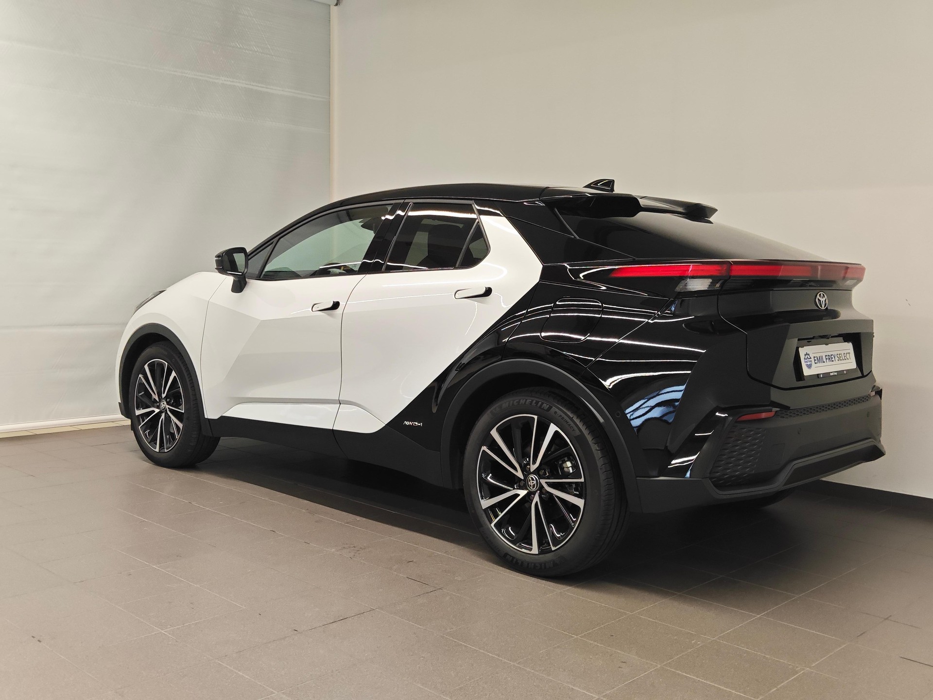 TOYOTA C-HR 2.0 HEV Style Premiere 4x4 - Tasso leasing 1.99%!-image-3