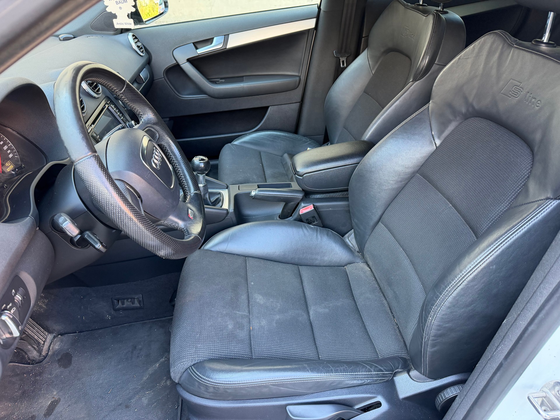 AUDI A3 Sportback 2.0 TDI Ambiente-image-13
