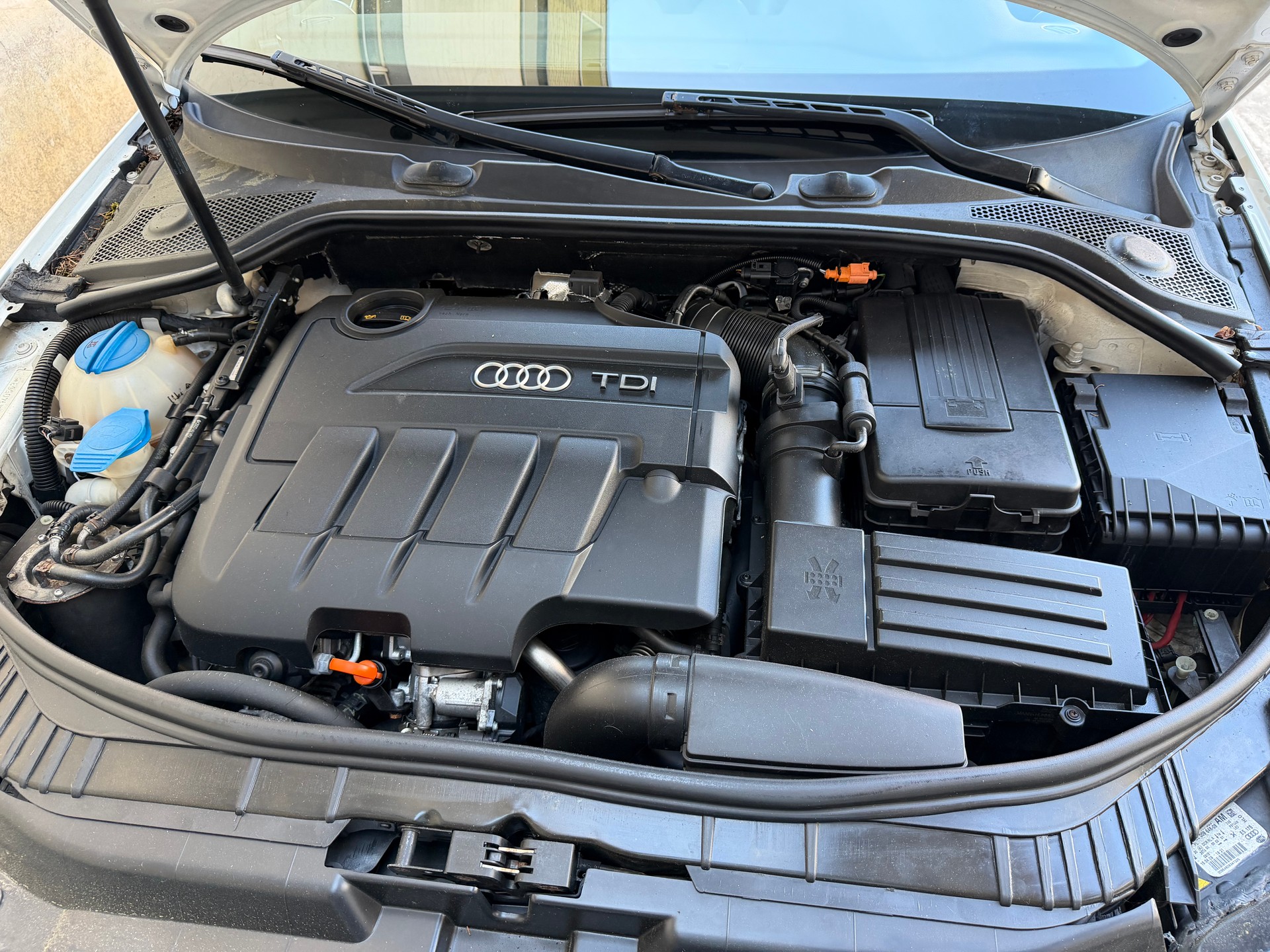 AUDI A3 Sportback 2.0 TDI Ambiente-image-14