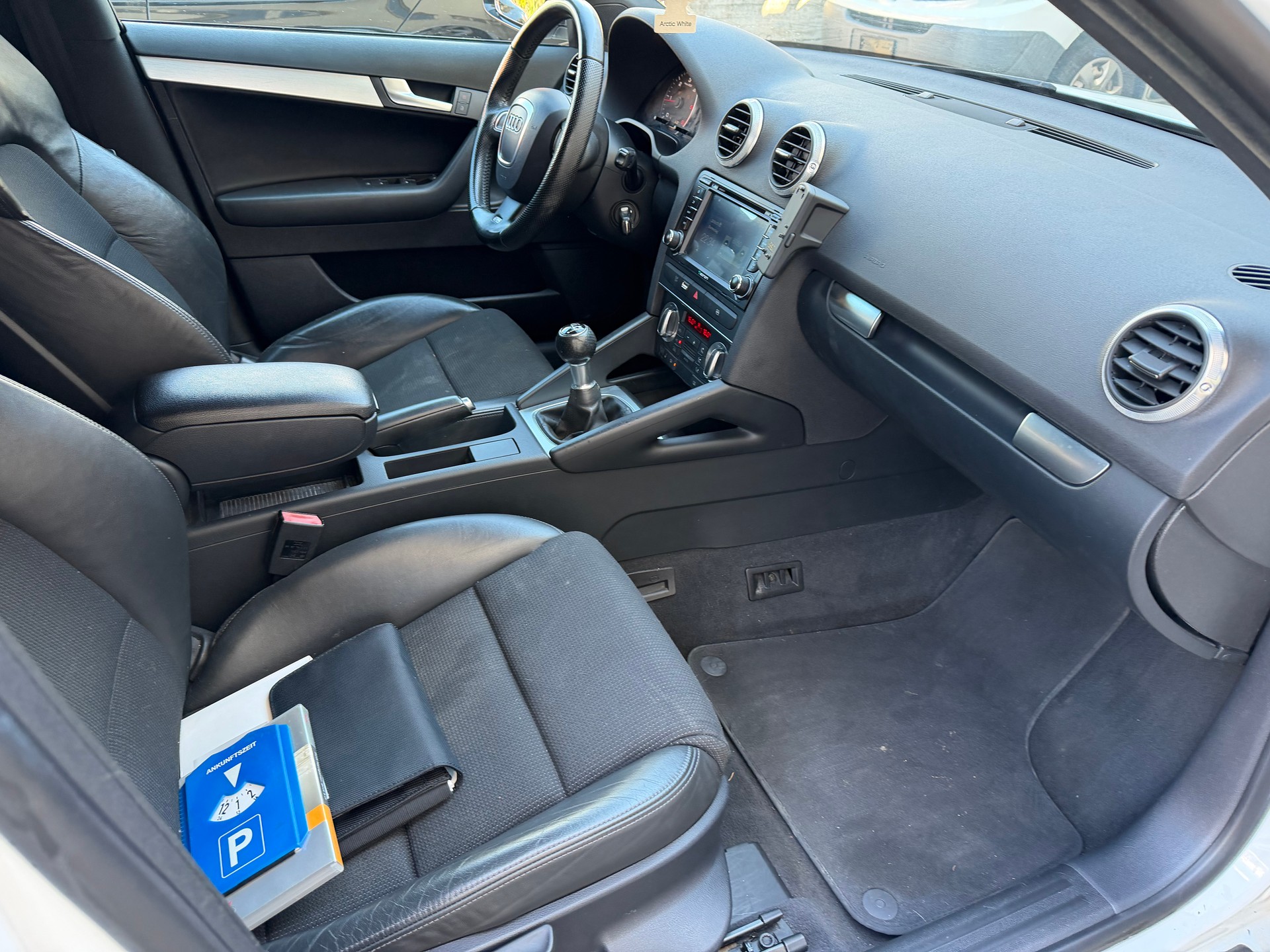 AUDI A3 Sportback 2.0 TDI Ambiente-image-3