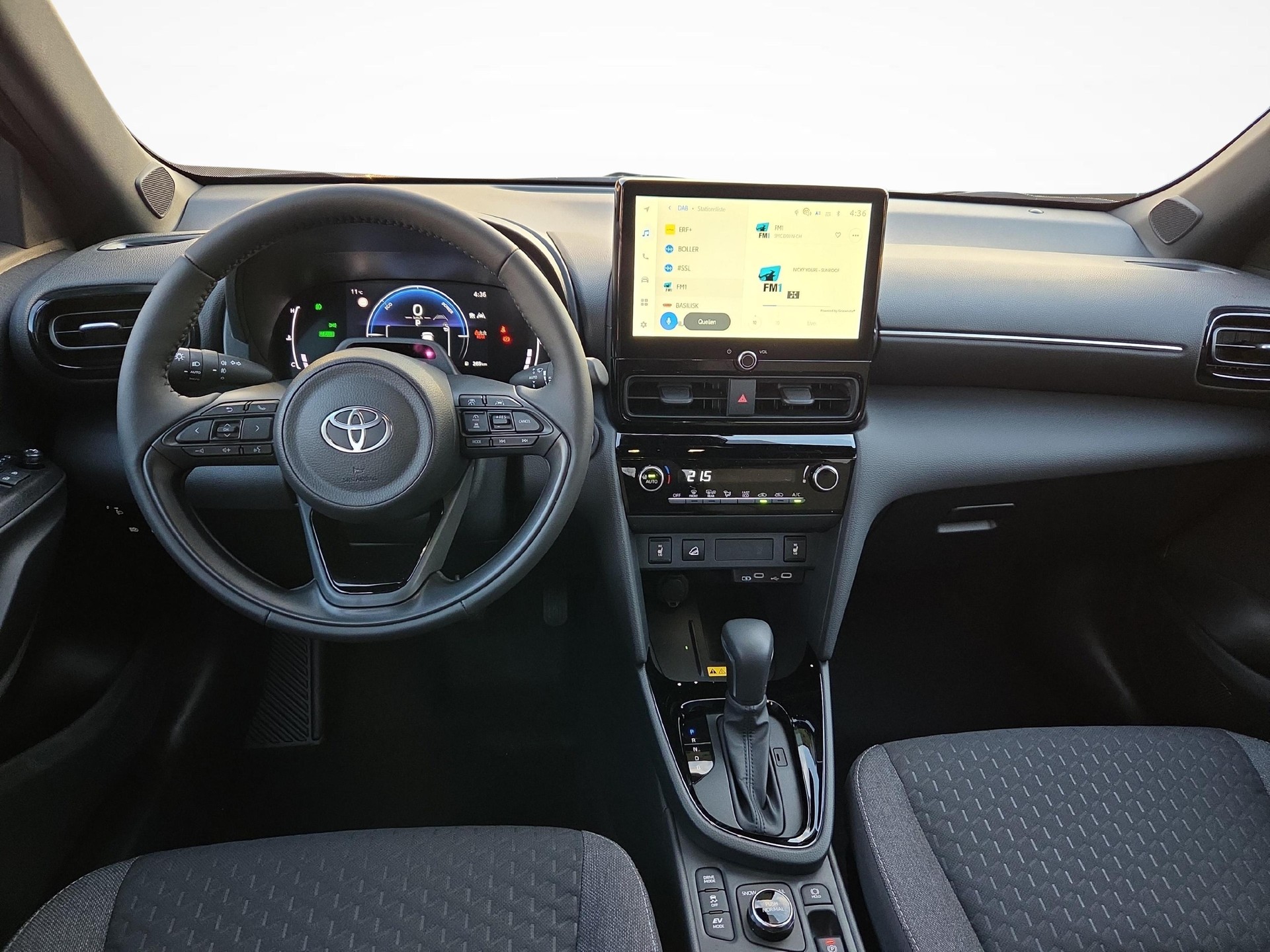 TOYOTA Yaris Cross 1.5 VVT-i HSD Trend AWD-i-image-8