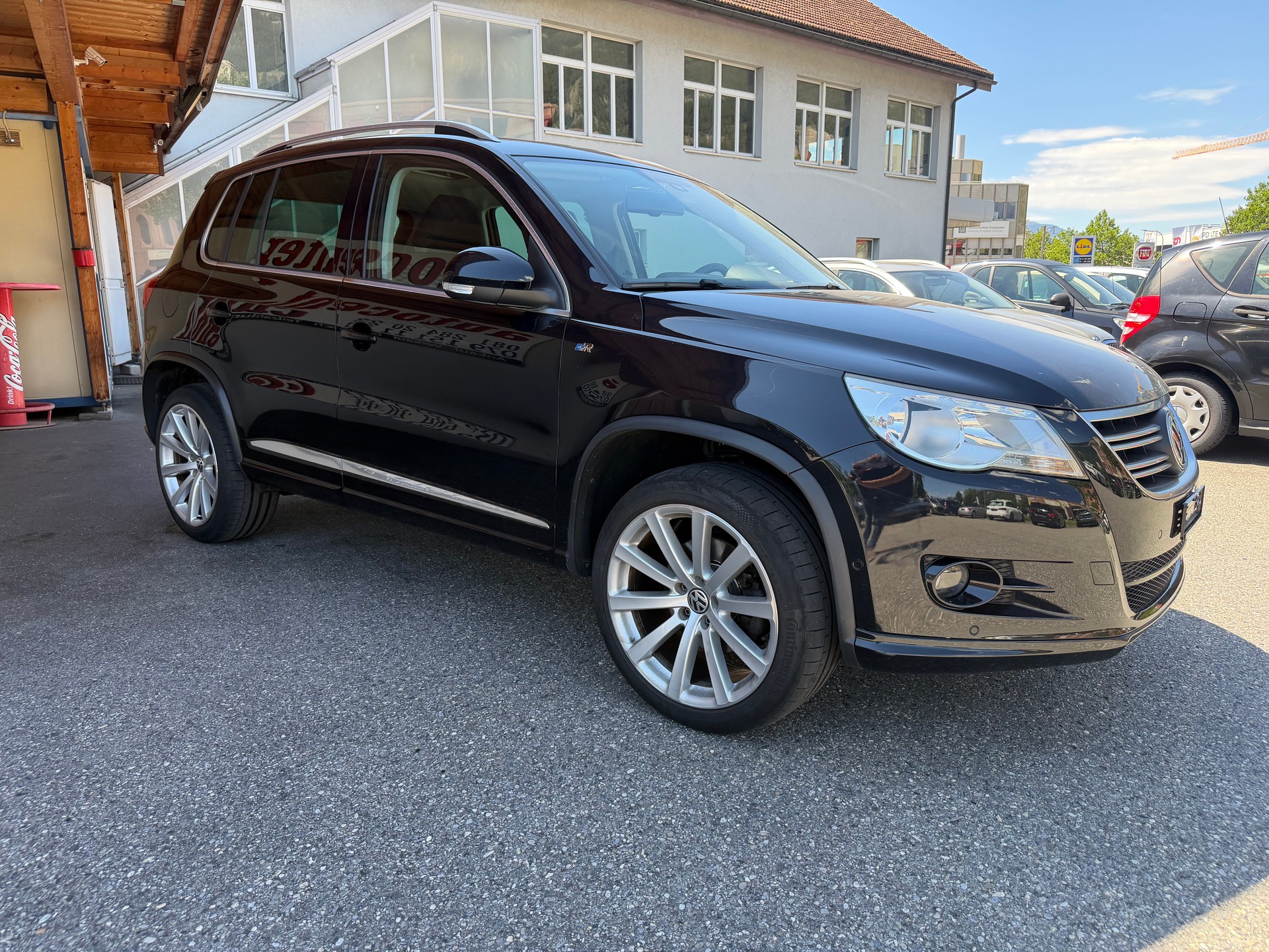 VW Tiguan 2.0 TSI Trend&Fun Tiptronic-image-2