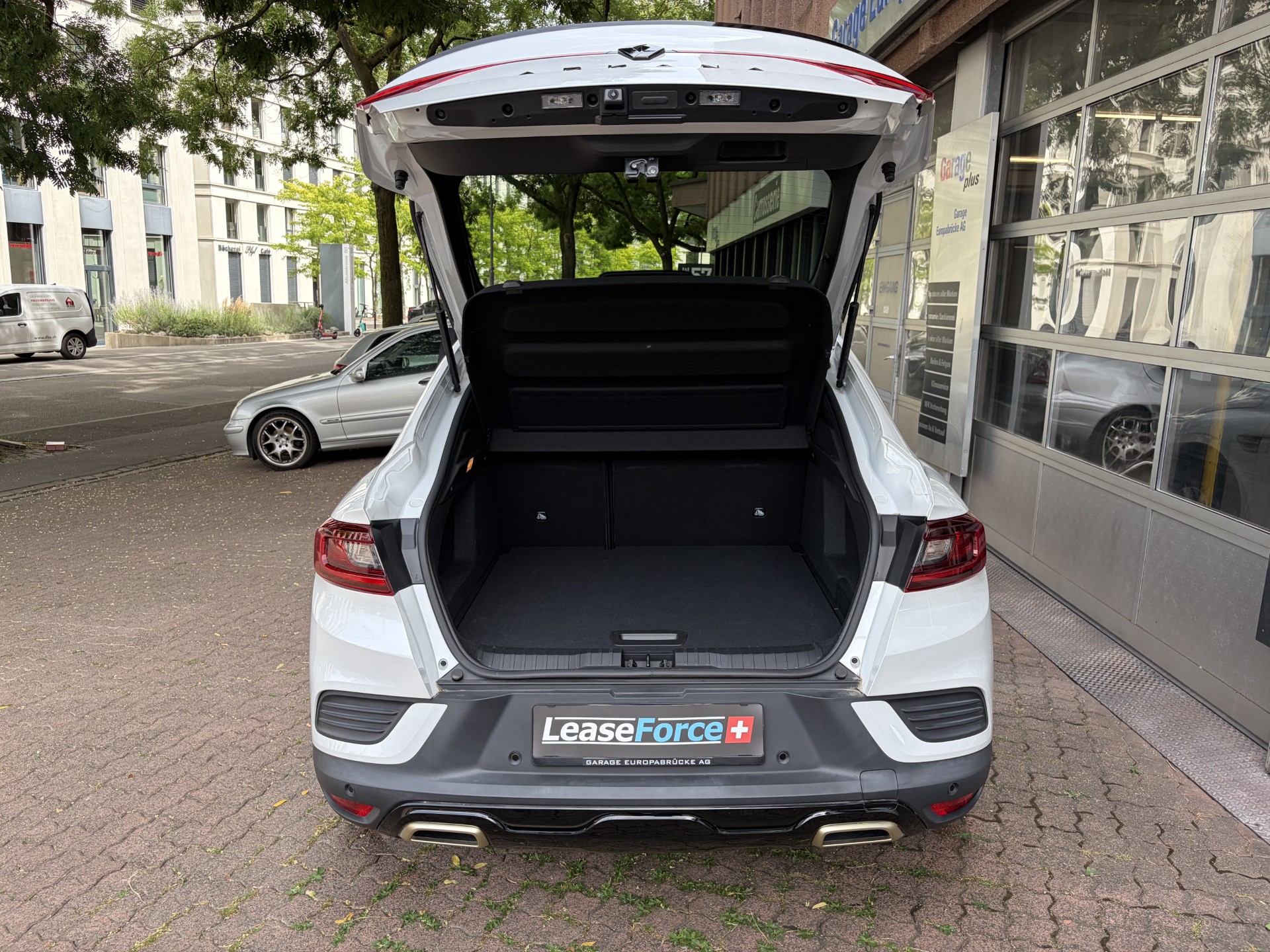 RENAULT Arkana 1.6 E-Tech Engineered-image-8
