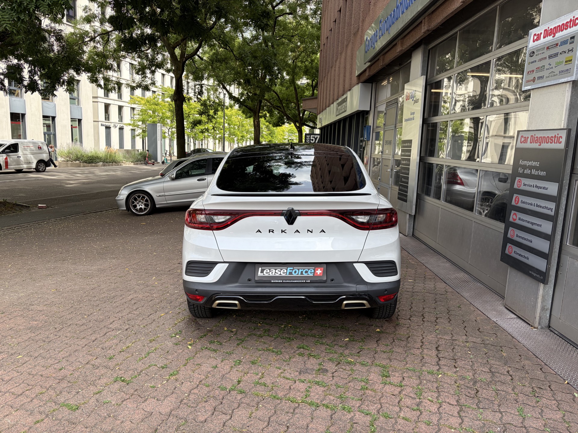 RENAULT Arkana 1.6 E-Tech Engineered-image-4