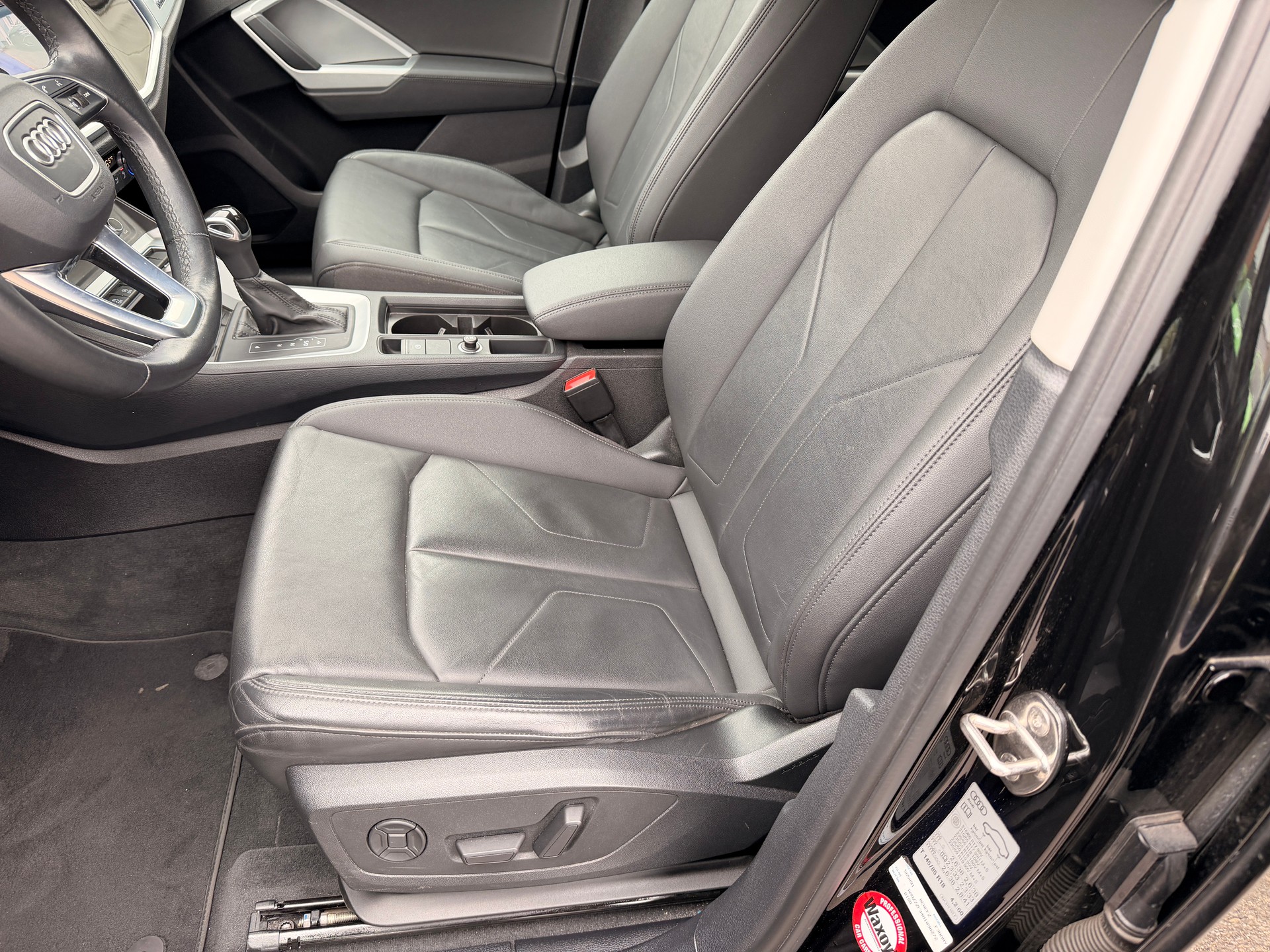 AUDI Q3 40 TDI advanced quattro S-tronic-image-5
