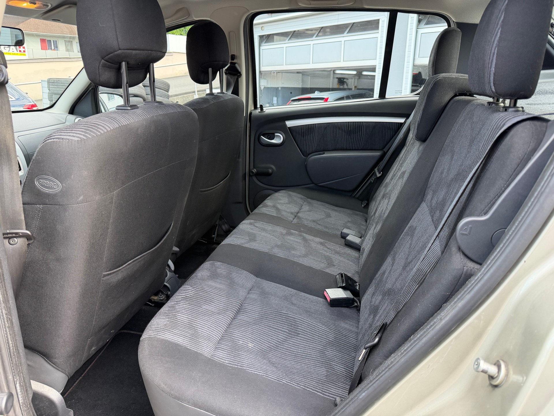 DACIA Sandero 1.6 Lauréate-image-7