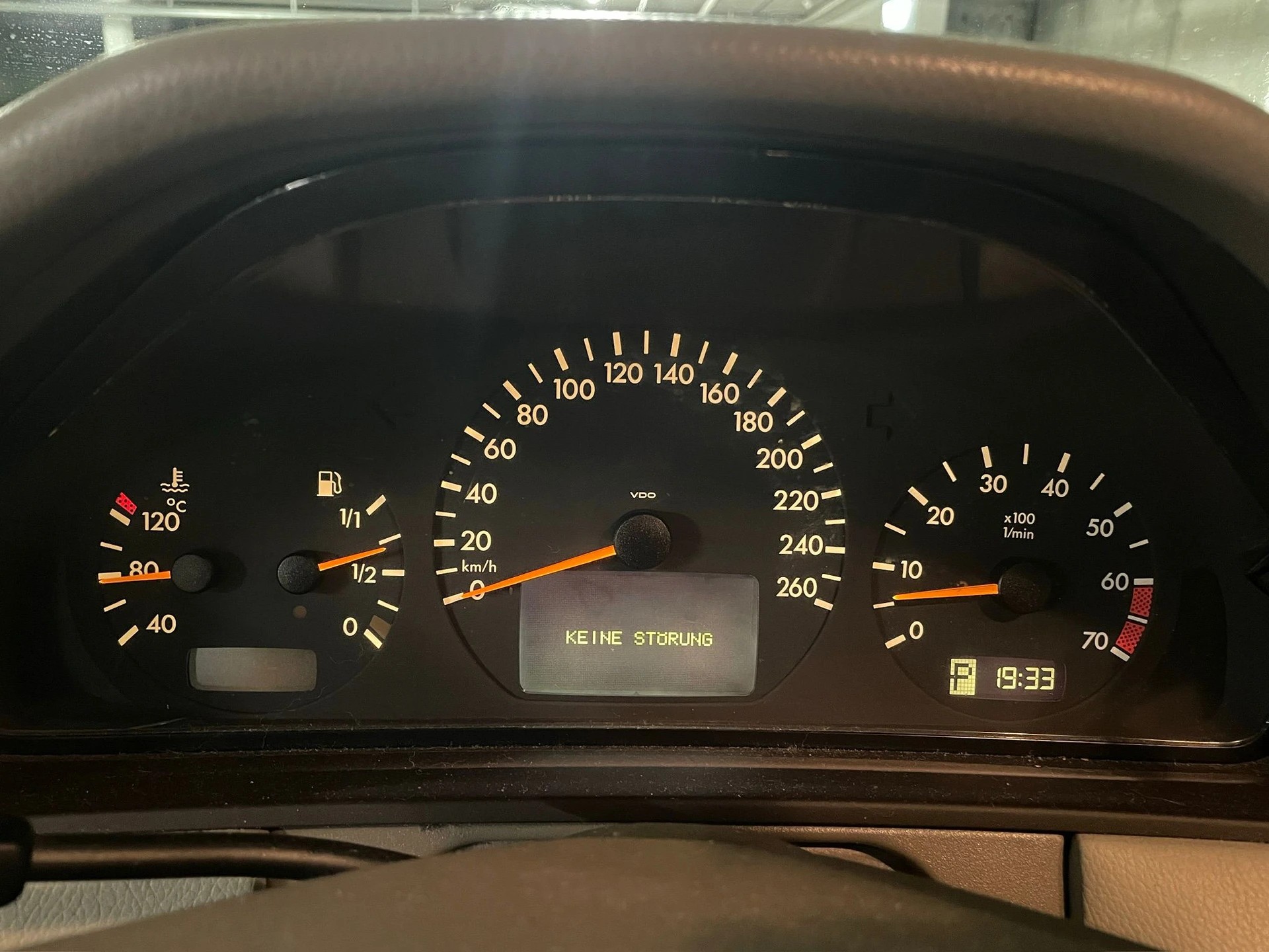 MERCEDES-BENZ E 320 Elégance 4-Matic Automatic-image-7