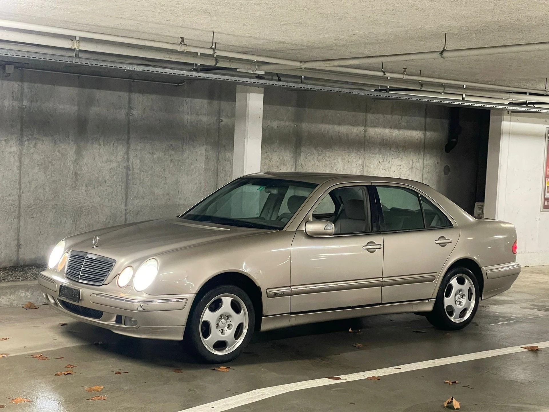 MERCEDES-BENZ E 320 Elégance 4-Matic Automatic-image-0