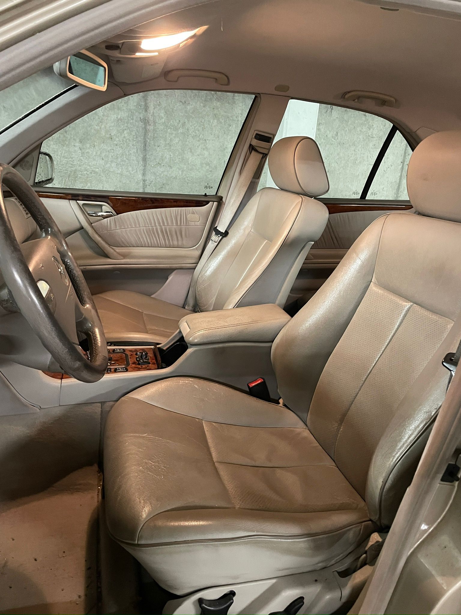MERCEDES-BENZ E 320 Elégance 4-Matic Automatic-image-10