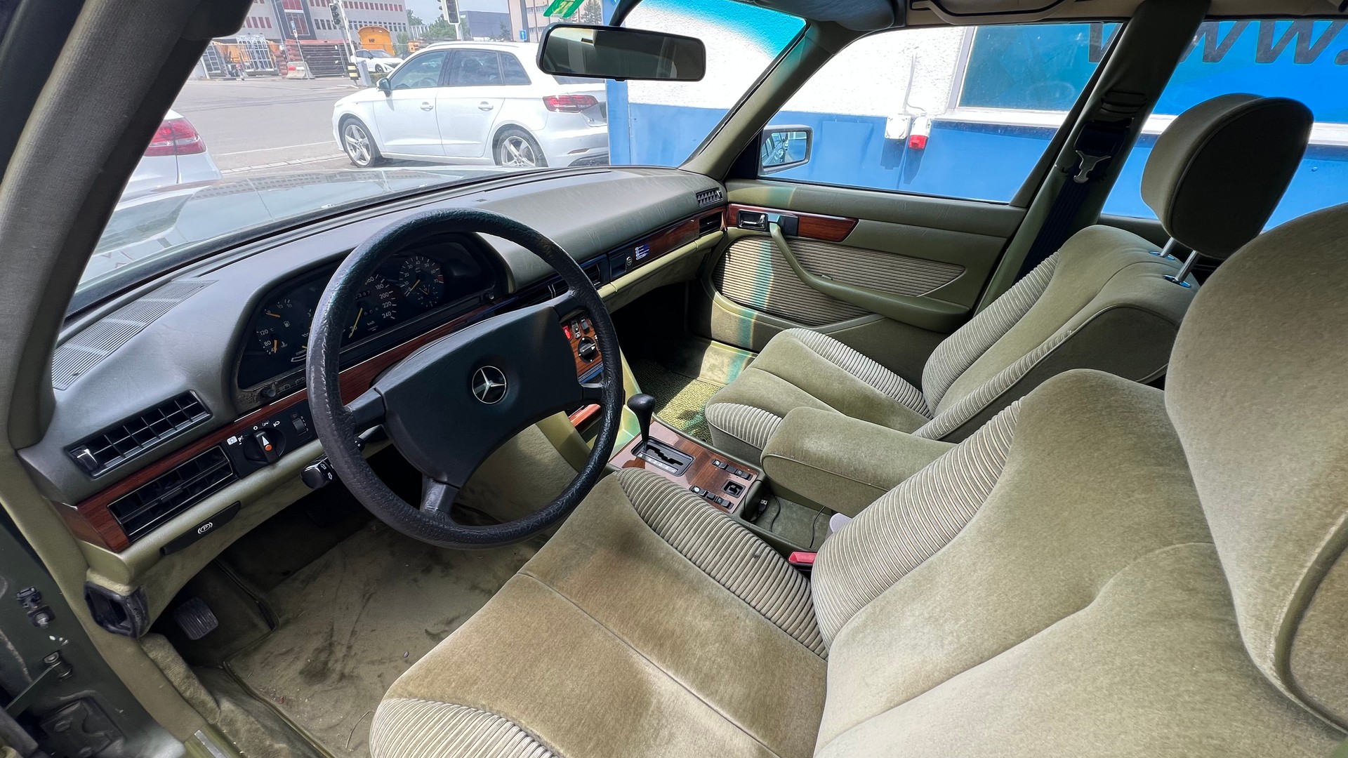 MERCEDES-BENZ 280 SE-image-7