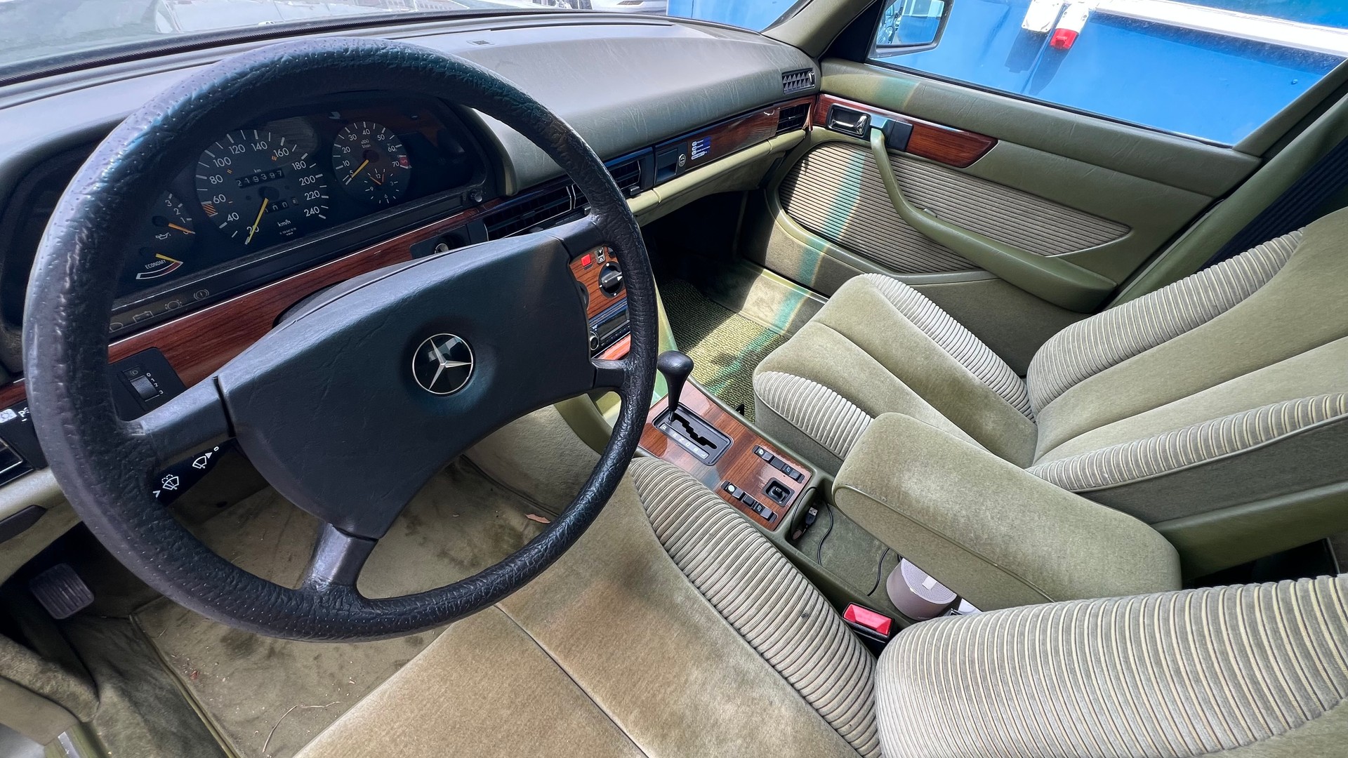 MERCEDES-BENZ 280 SE-image-9