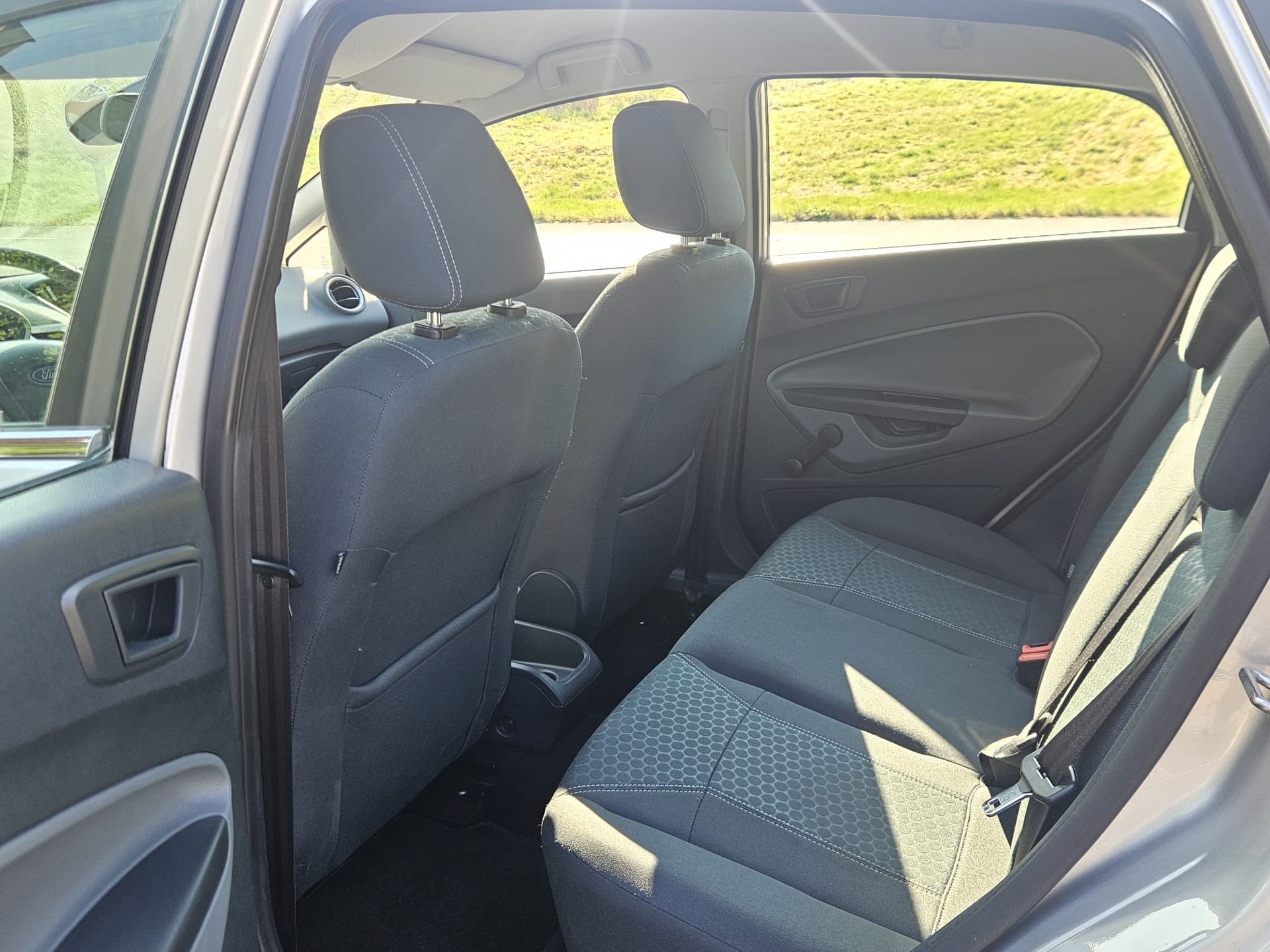 FORD Fiesta 1.4 16V Titanium Automatic-image-11