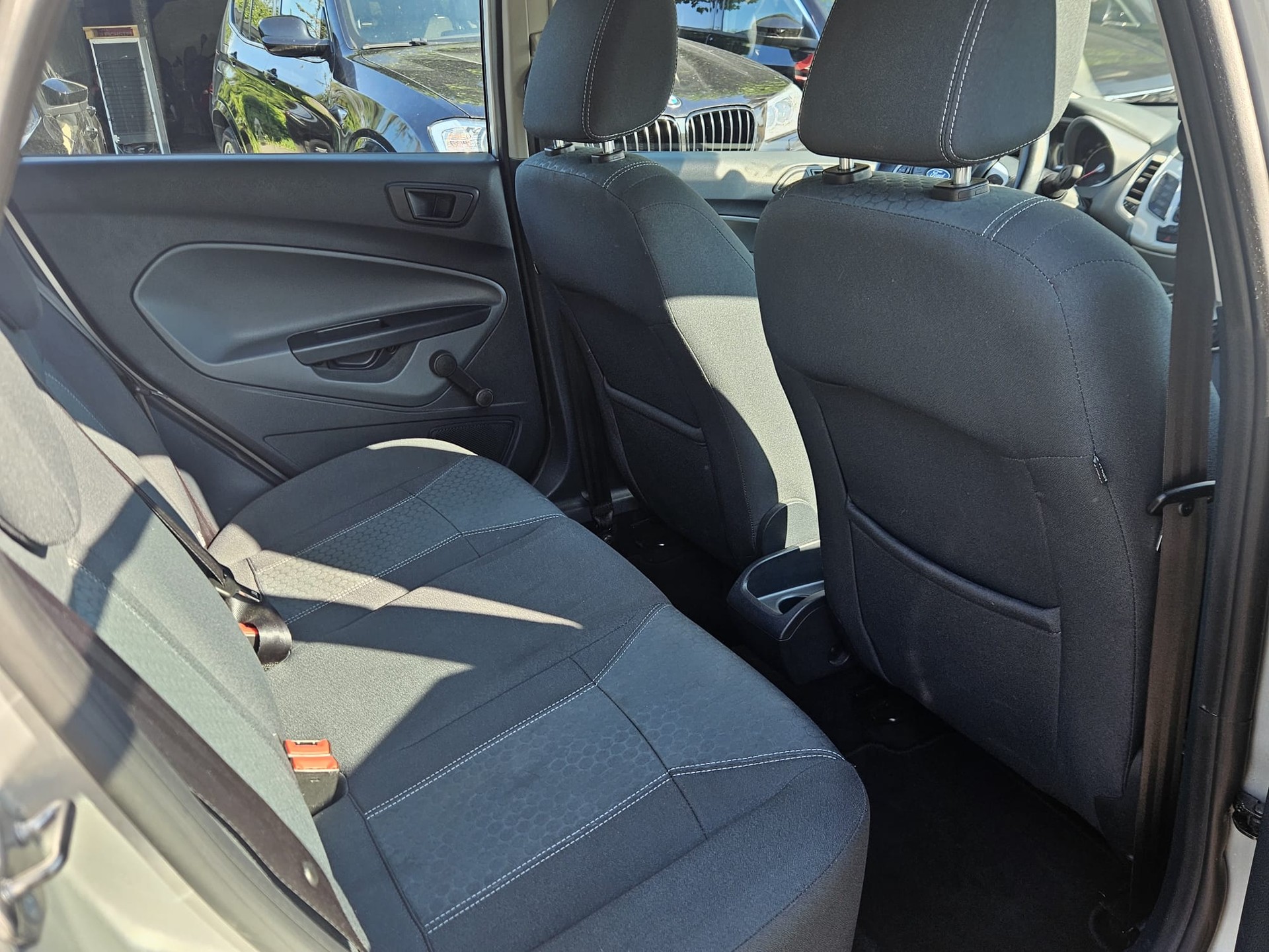 FORD Fiesta 1.4 16V Titanium Automatic-image-12