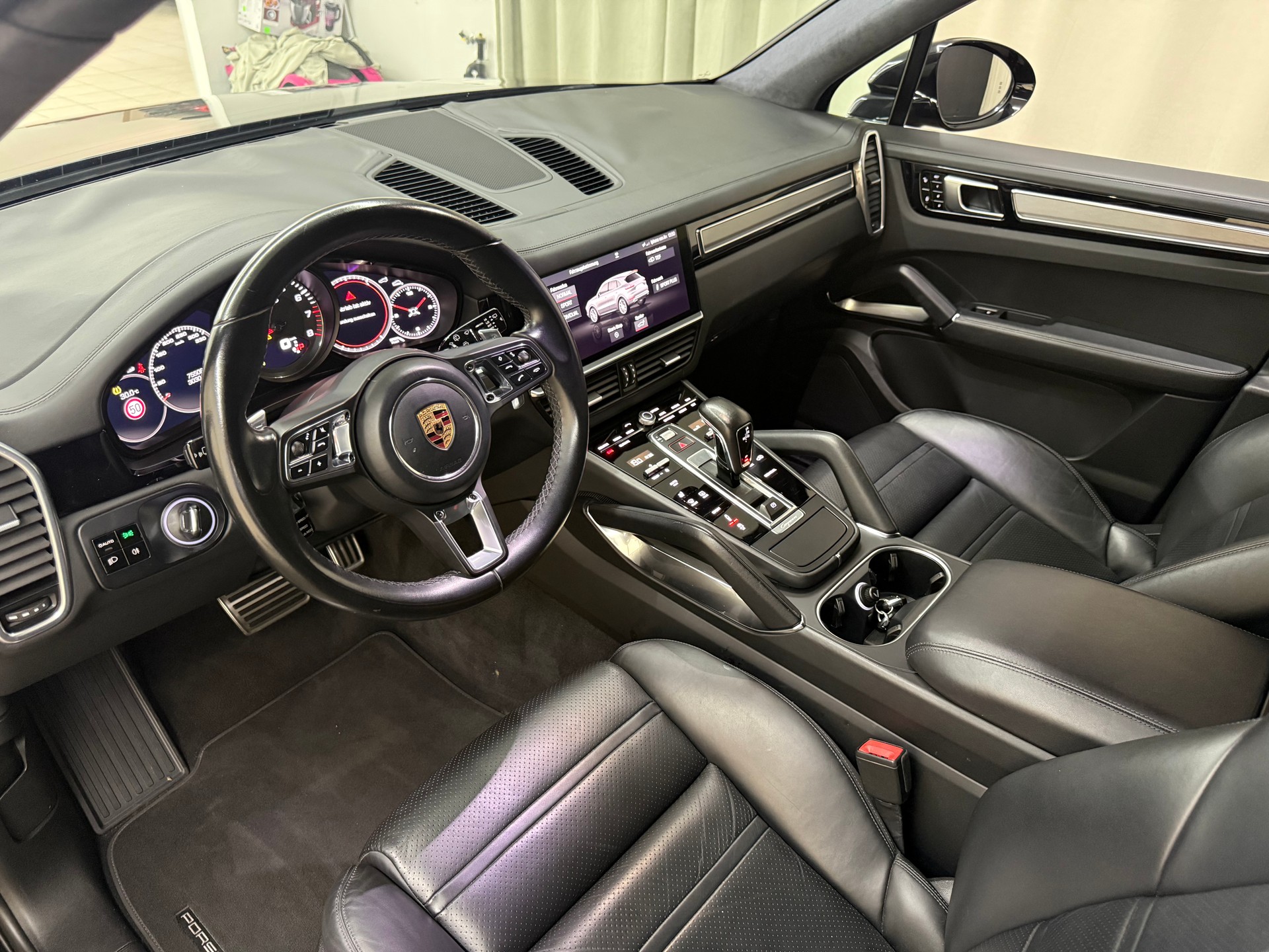 PORSCHE Cayenne Turbo-image-6