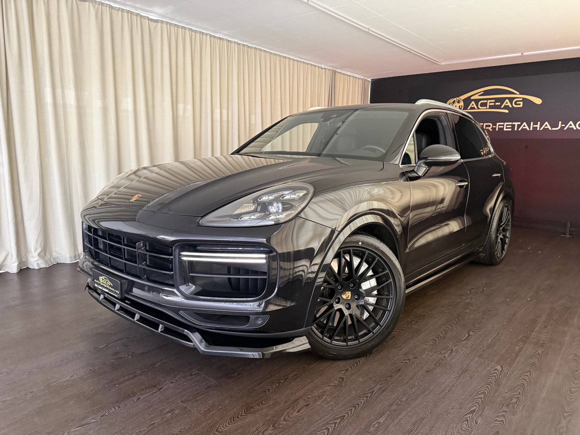 PORSCHE Cayenne Turbo-image-15