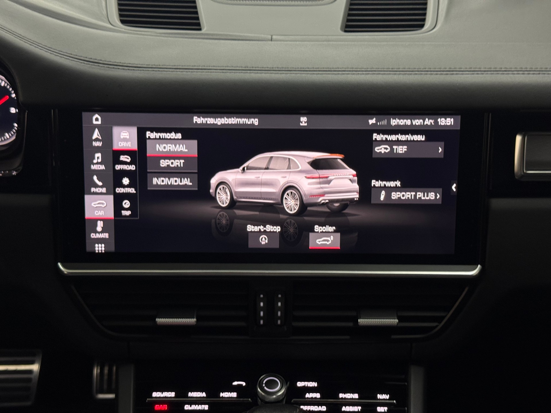 PORSCHE Cayenne Turbo-image-11