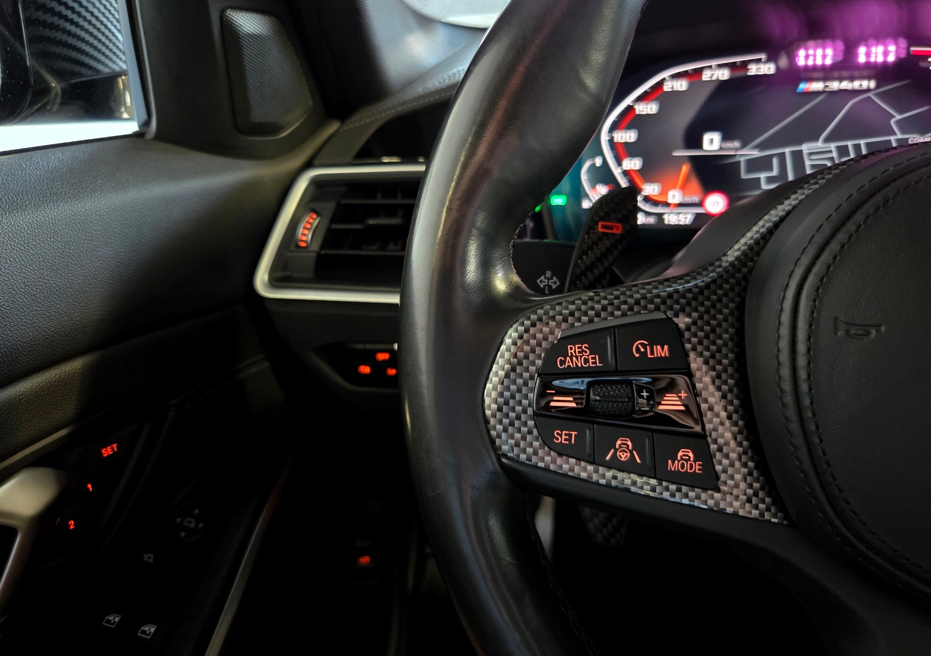 BMW M340i xDrive-image-12