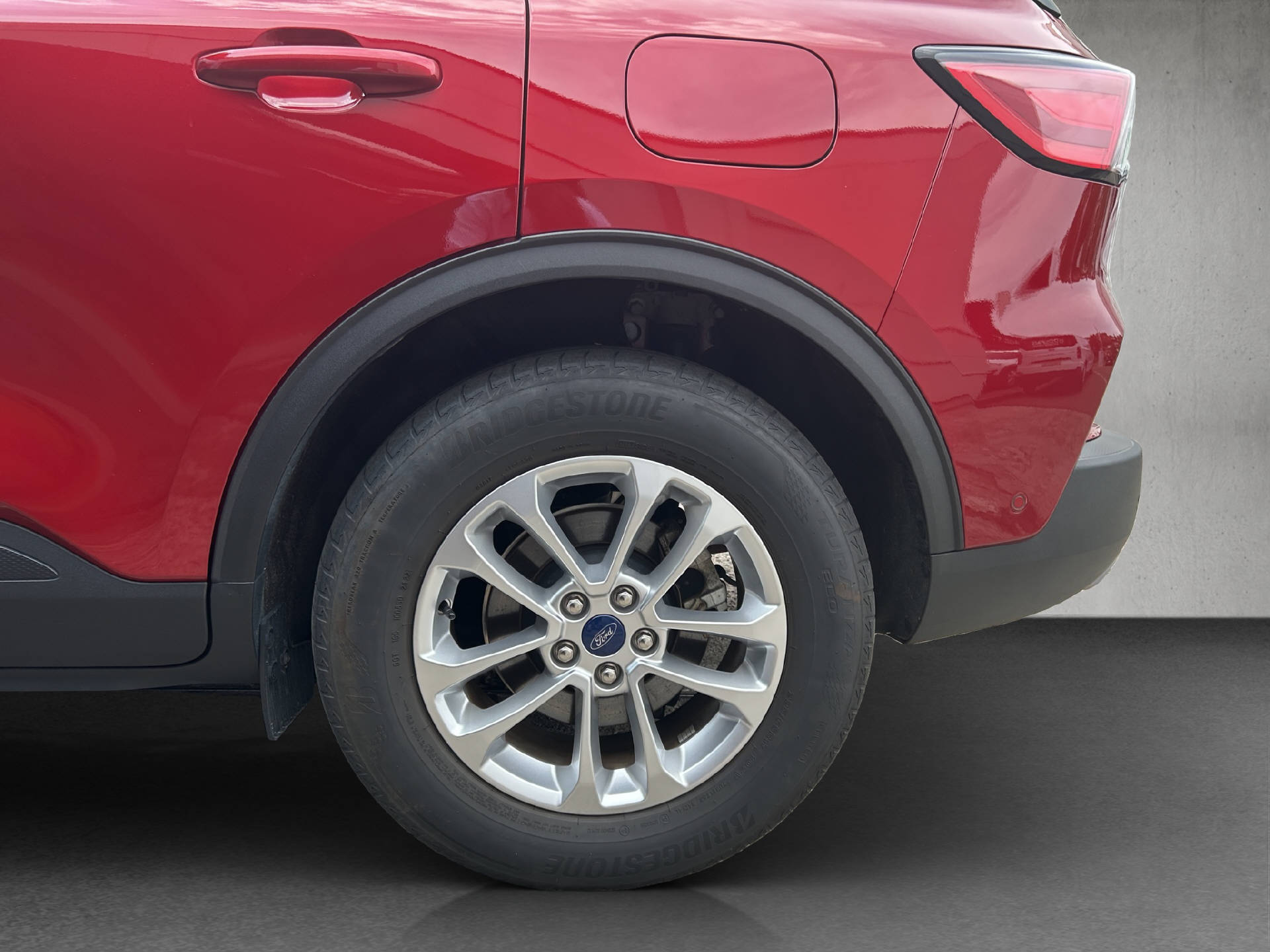 FORD Kuga 2.5 Plug-in Hybrid Titanium X-image-23