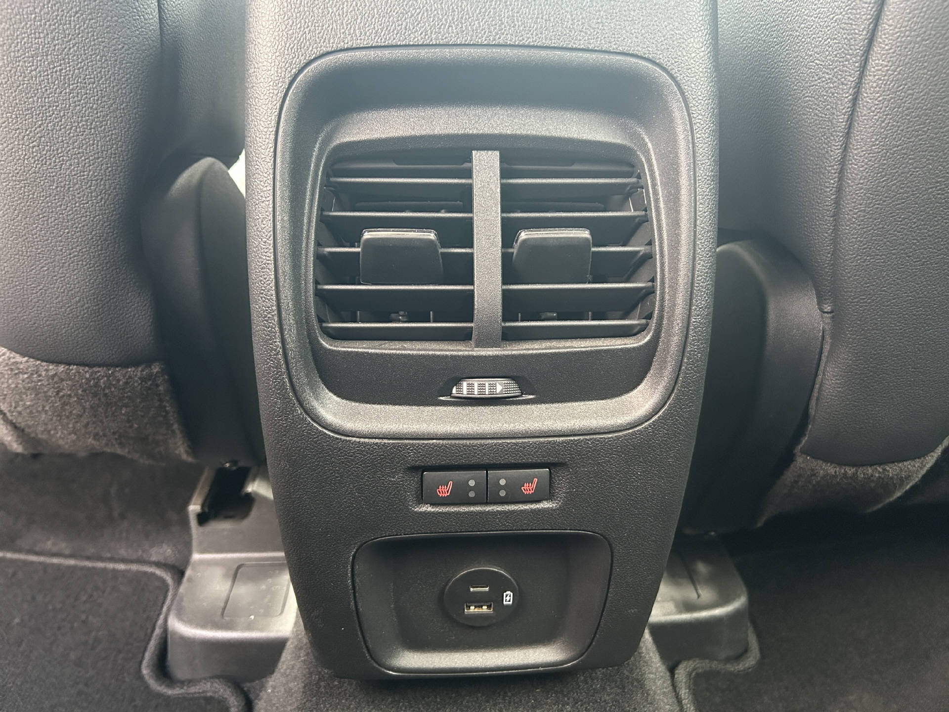 FORD Kuga 2.5 Plug-in Hybrid Titanium X-image-29