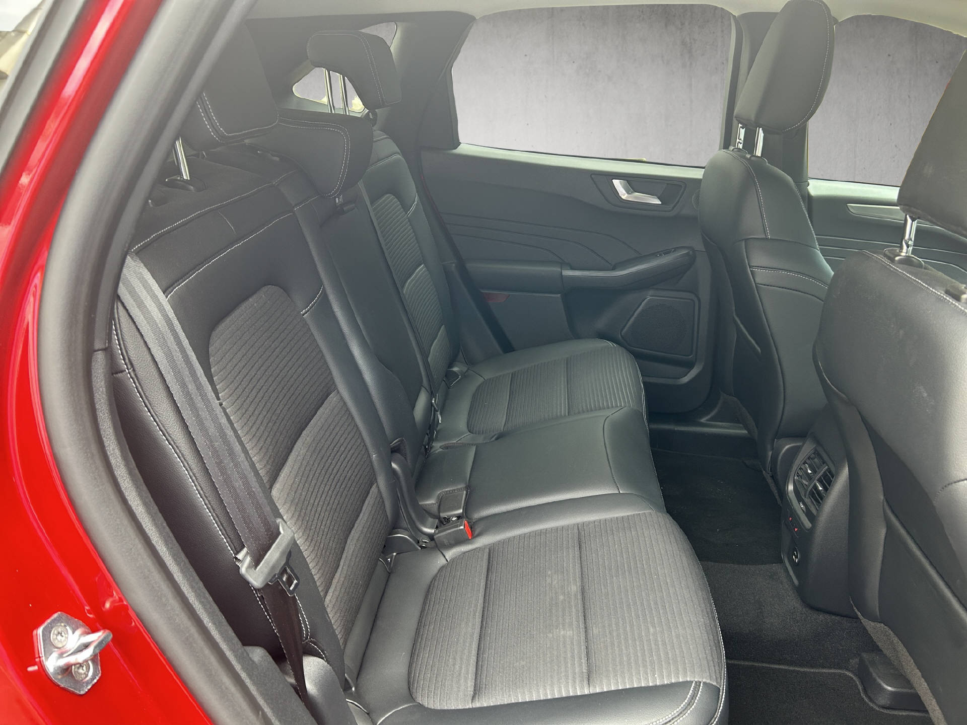 FORD Kuga 2.5 Plug-in Hybrid Titanium X-image-19
