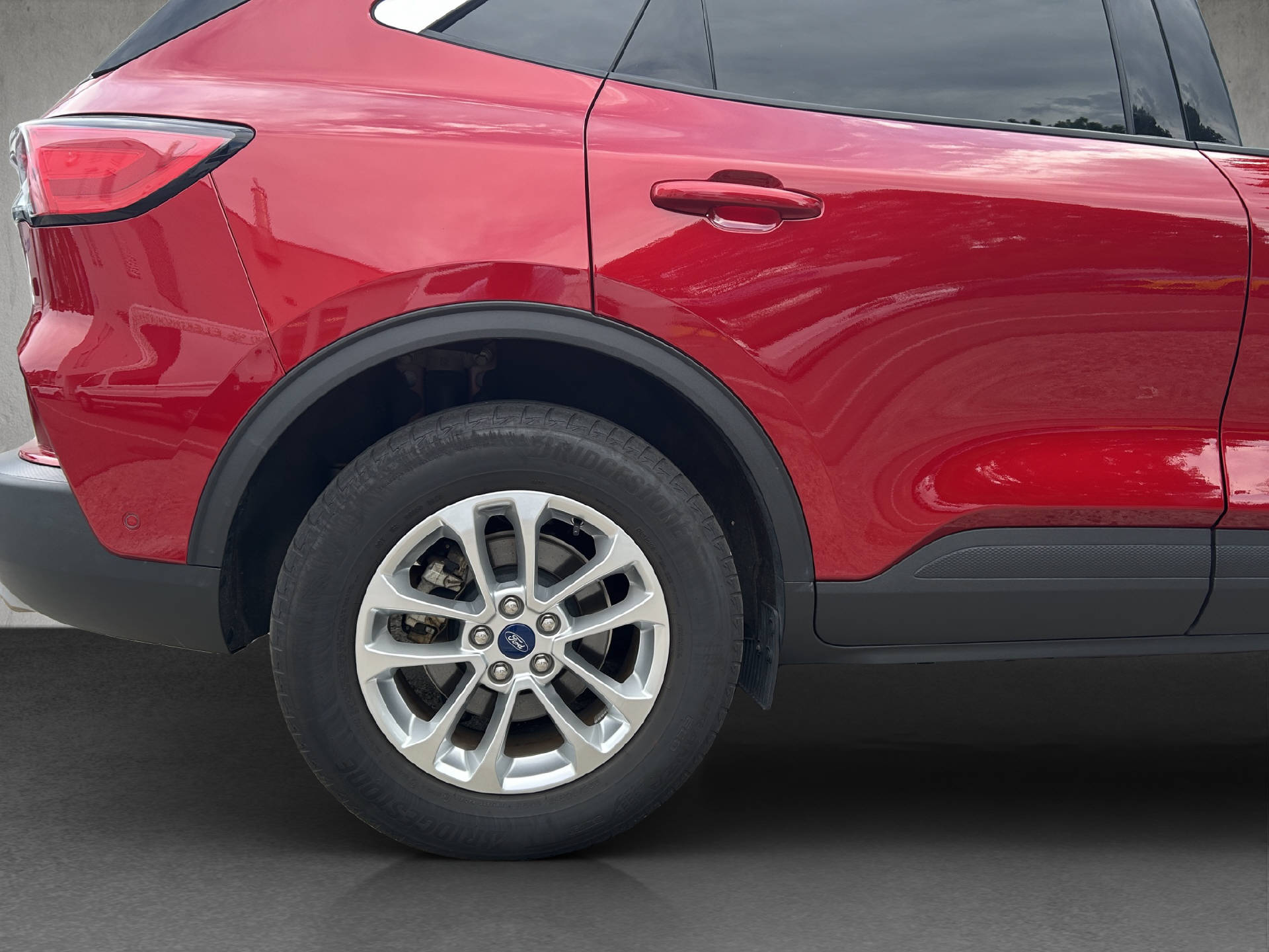 FORD Kuga 2.5 Plug-in Hybrid Titanium X-image-24