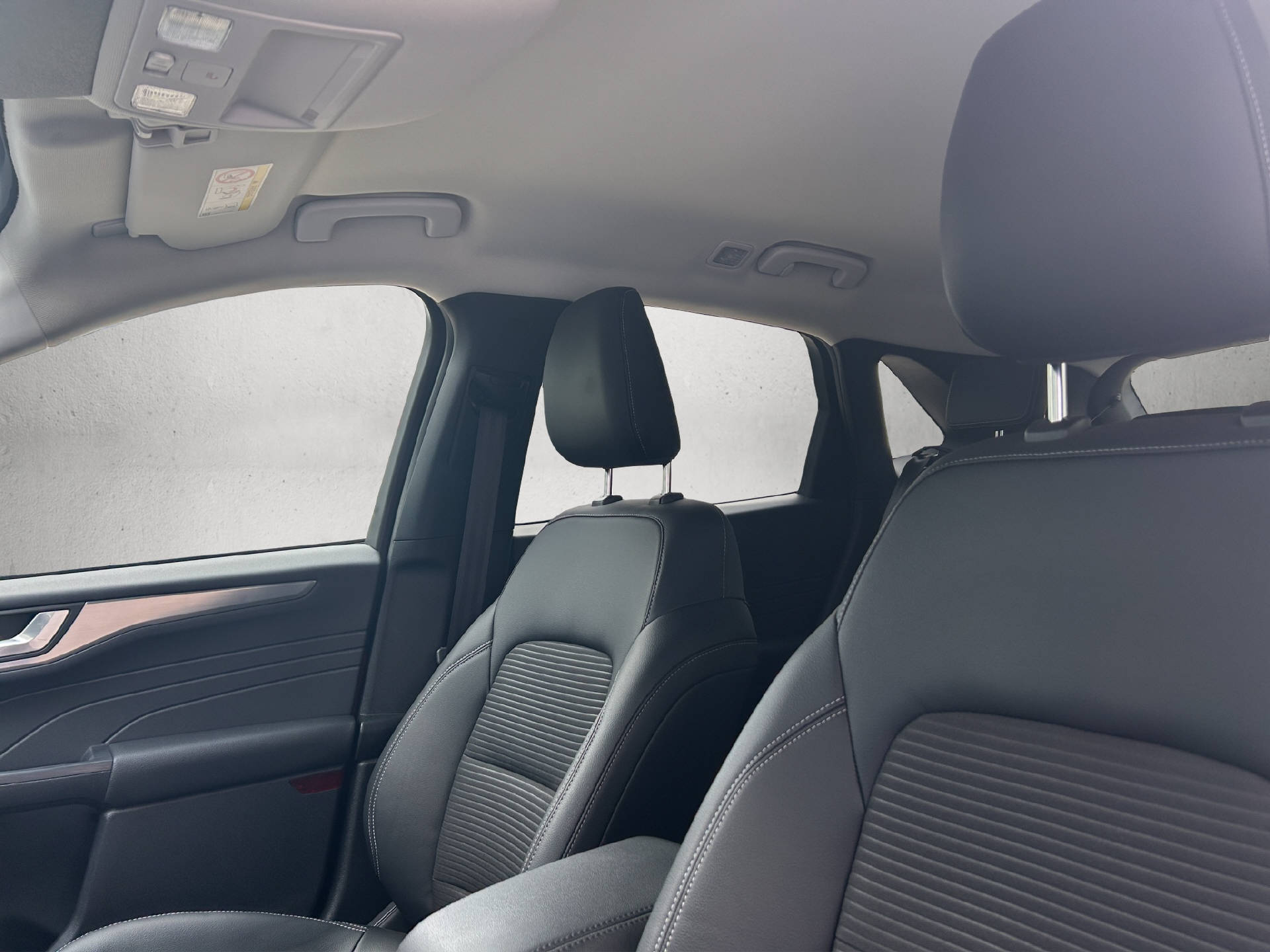FORD Kuga 2.5 Plug-in Hybrid Titanium X-image-26