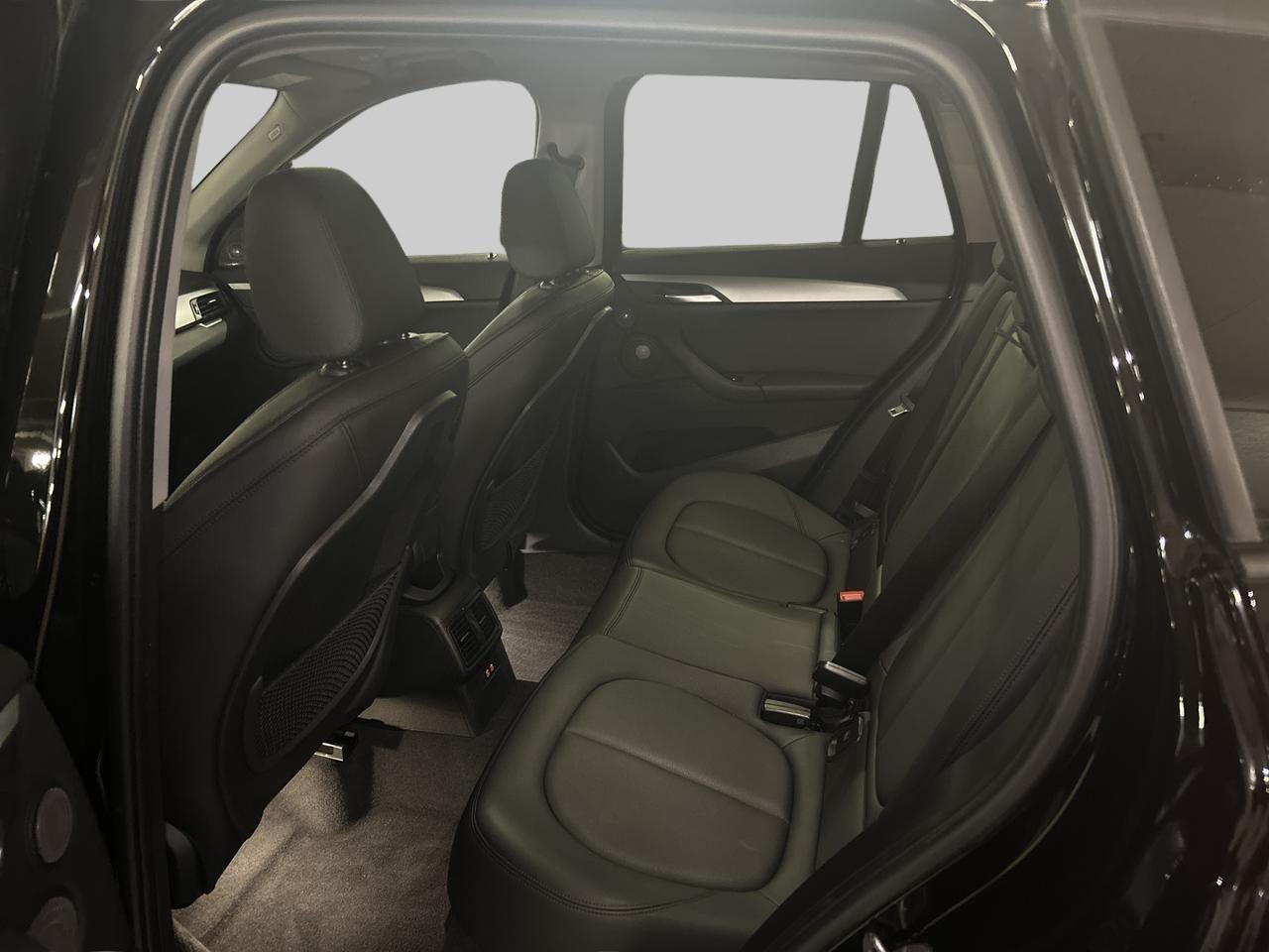 BMW X1 20i xDrive-image-13