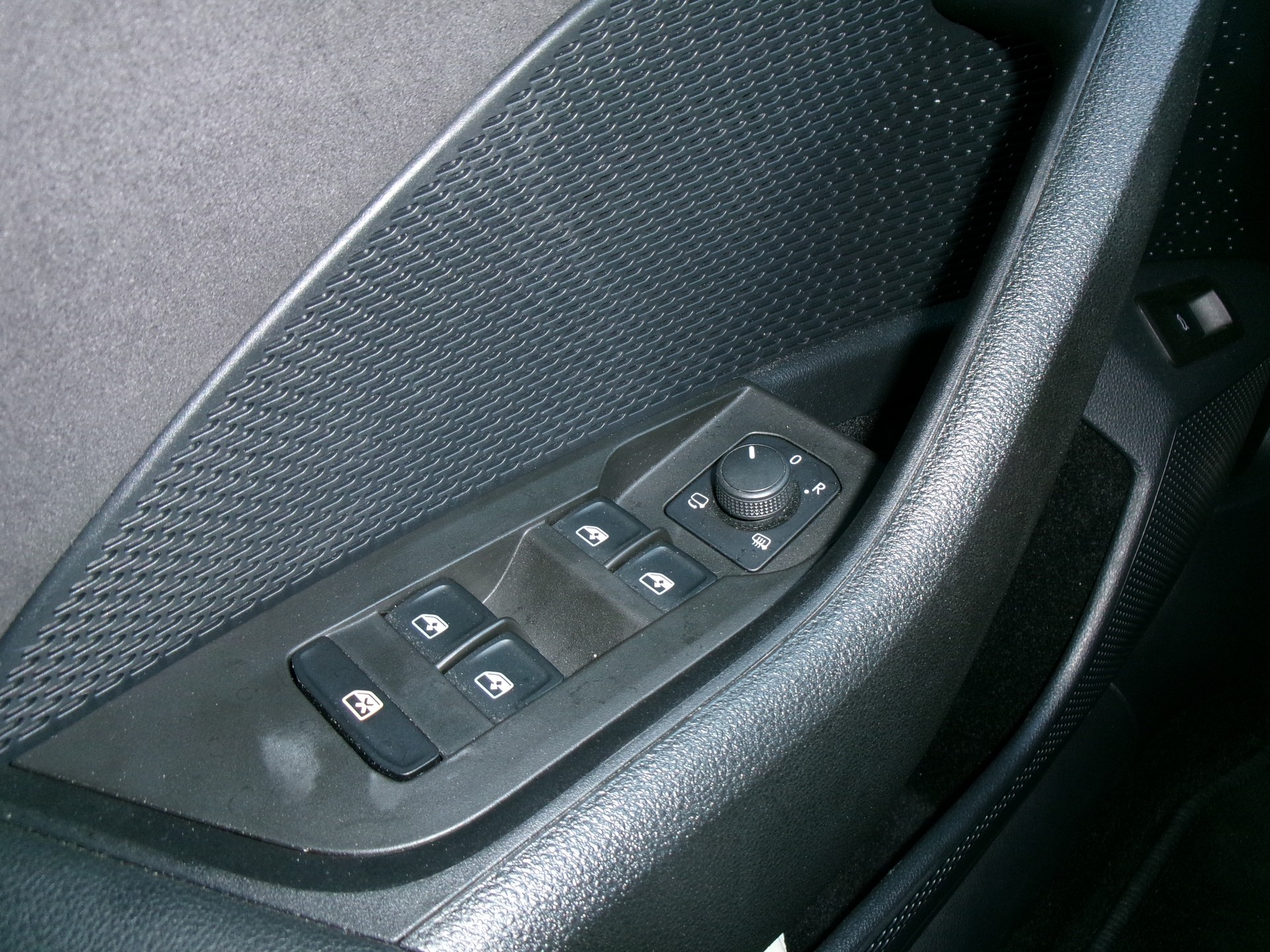 SKODA Octavia Combi 2.0 TDI DSG RS 4x4-image-14