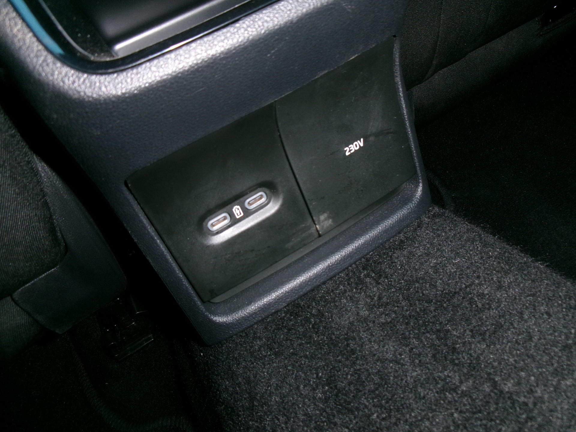 SKODA Octavia Combi 2.0 TDI DSG RS 4x4-image-8