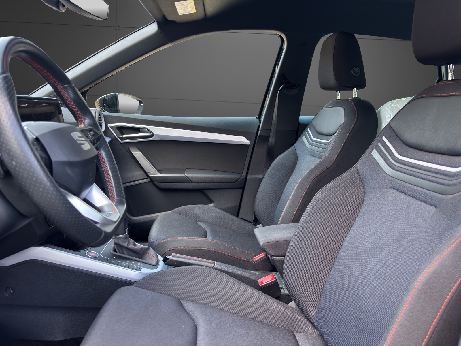 SEAT Arona 1.5 Eco TSI FR DSG-image-2