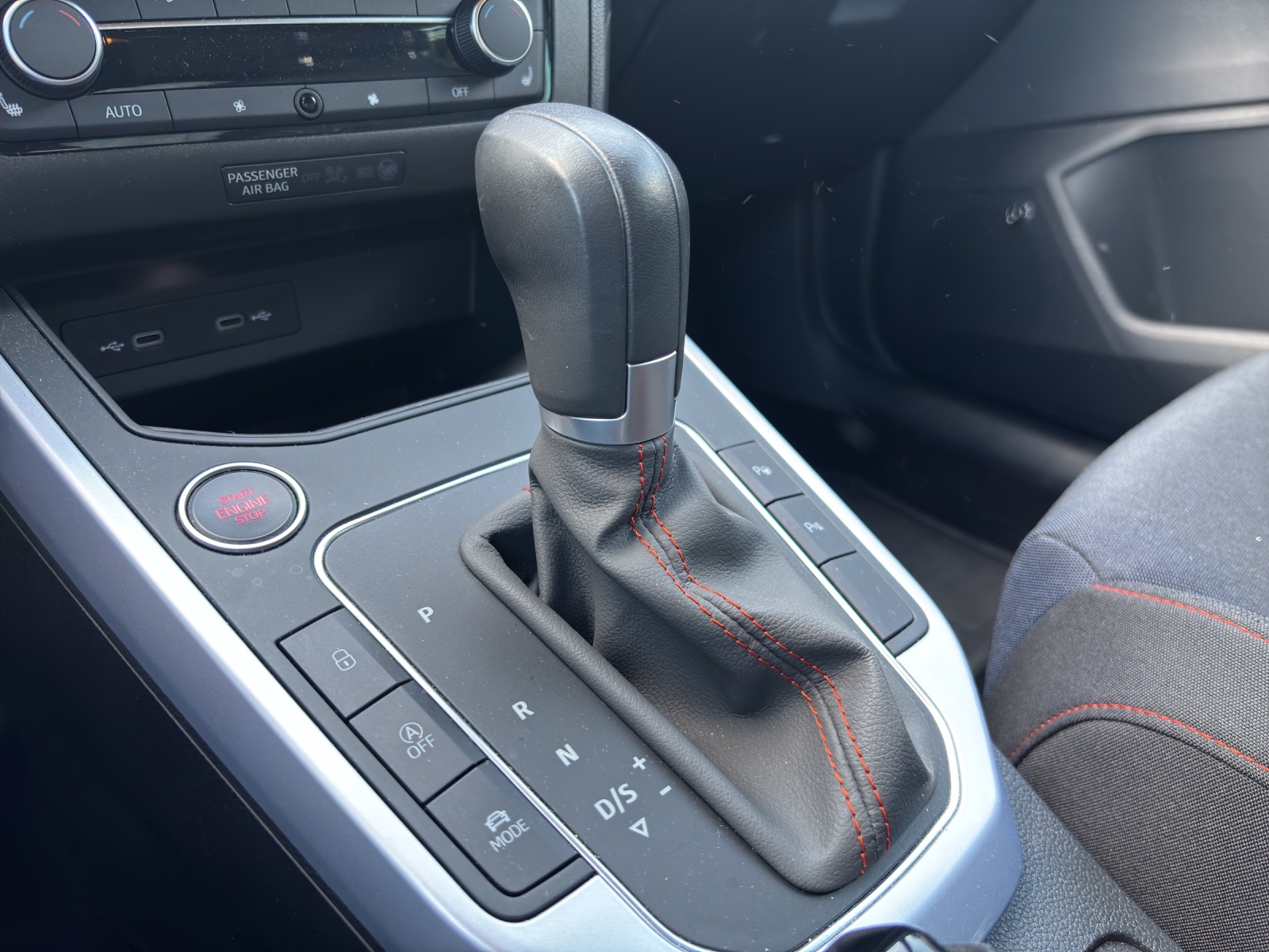 SEAT Arona 1.5 Eco TSI FR DSG-image-10