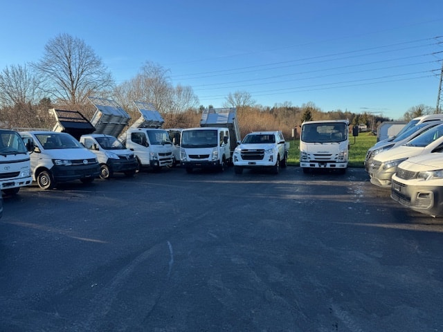 NISSAN Cabstar Comfort 35.13 **19000 km**Klima** erhöhte Seitenläde 3.5t Anhängelast Kugel und Hacken-image-14
