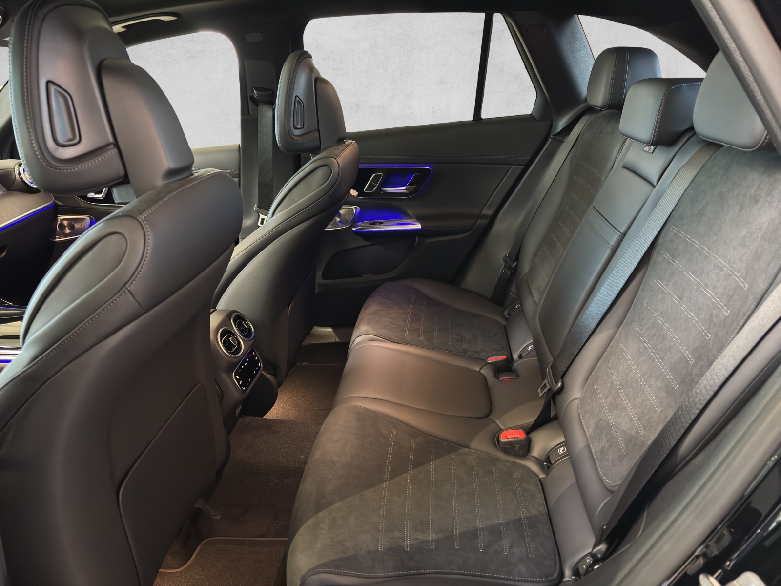MERCEDES-BENZ GLC 220 d 4Matic 9G-Tronic-image-9