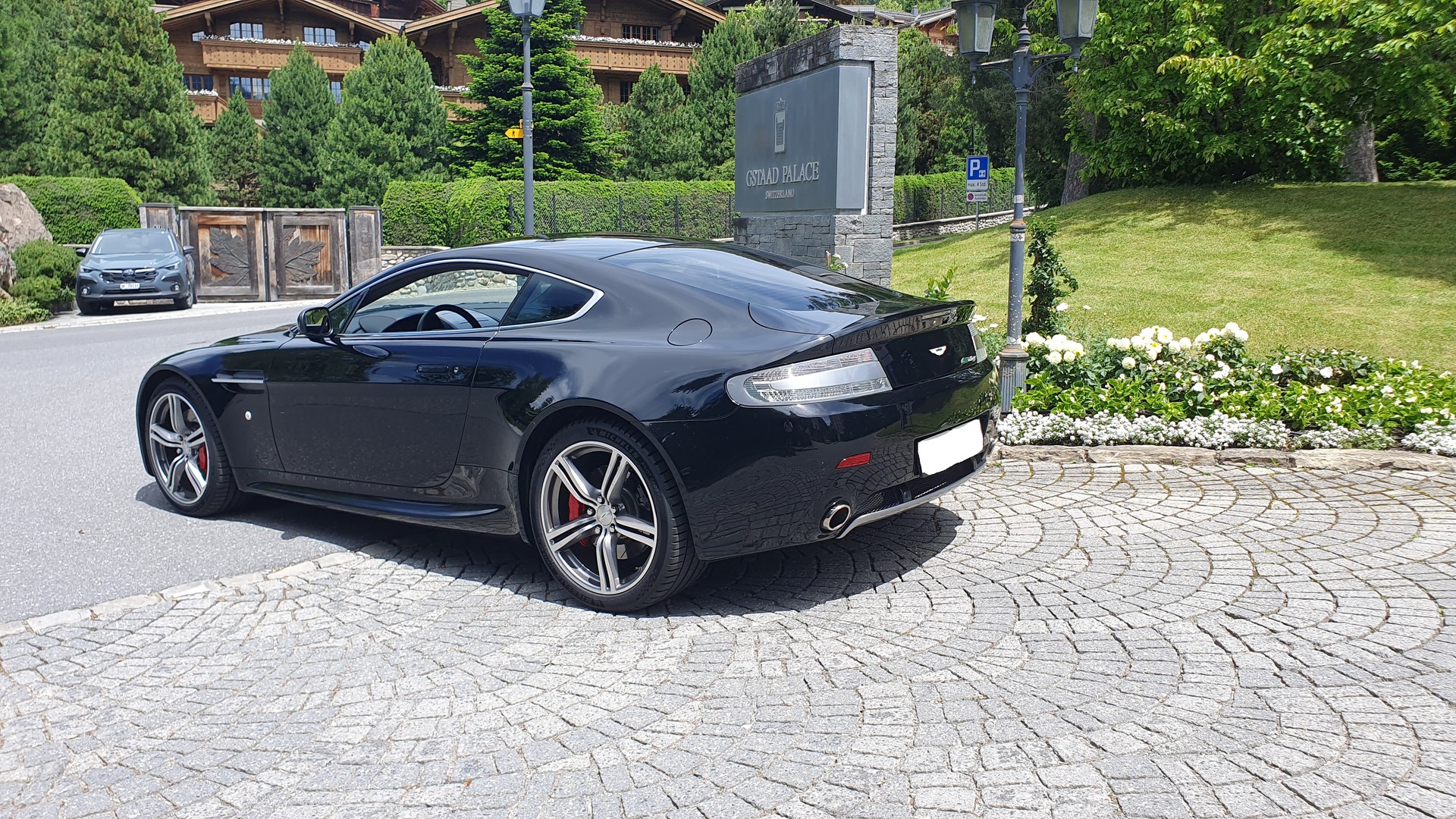 ASTON MARTIN 4.3-image-2