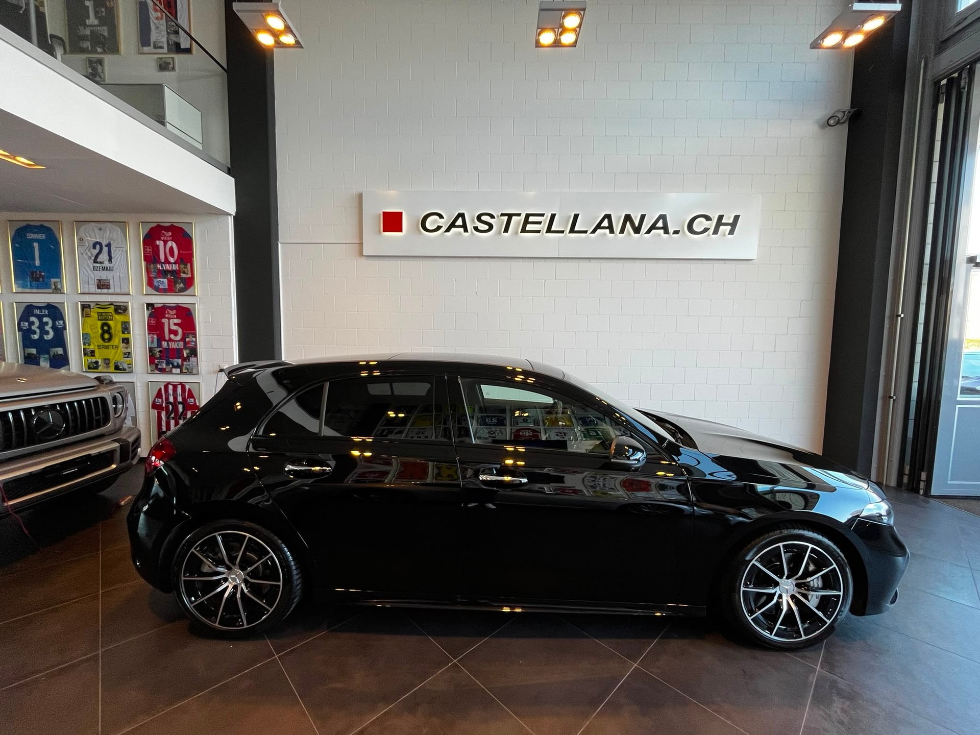 MERCEDES-BENZ A AMG 35 4Matic 8G-DCT-image-4