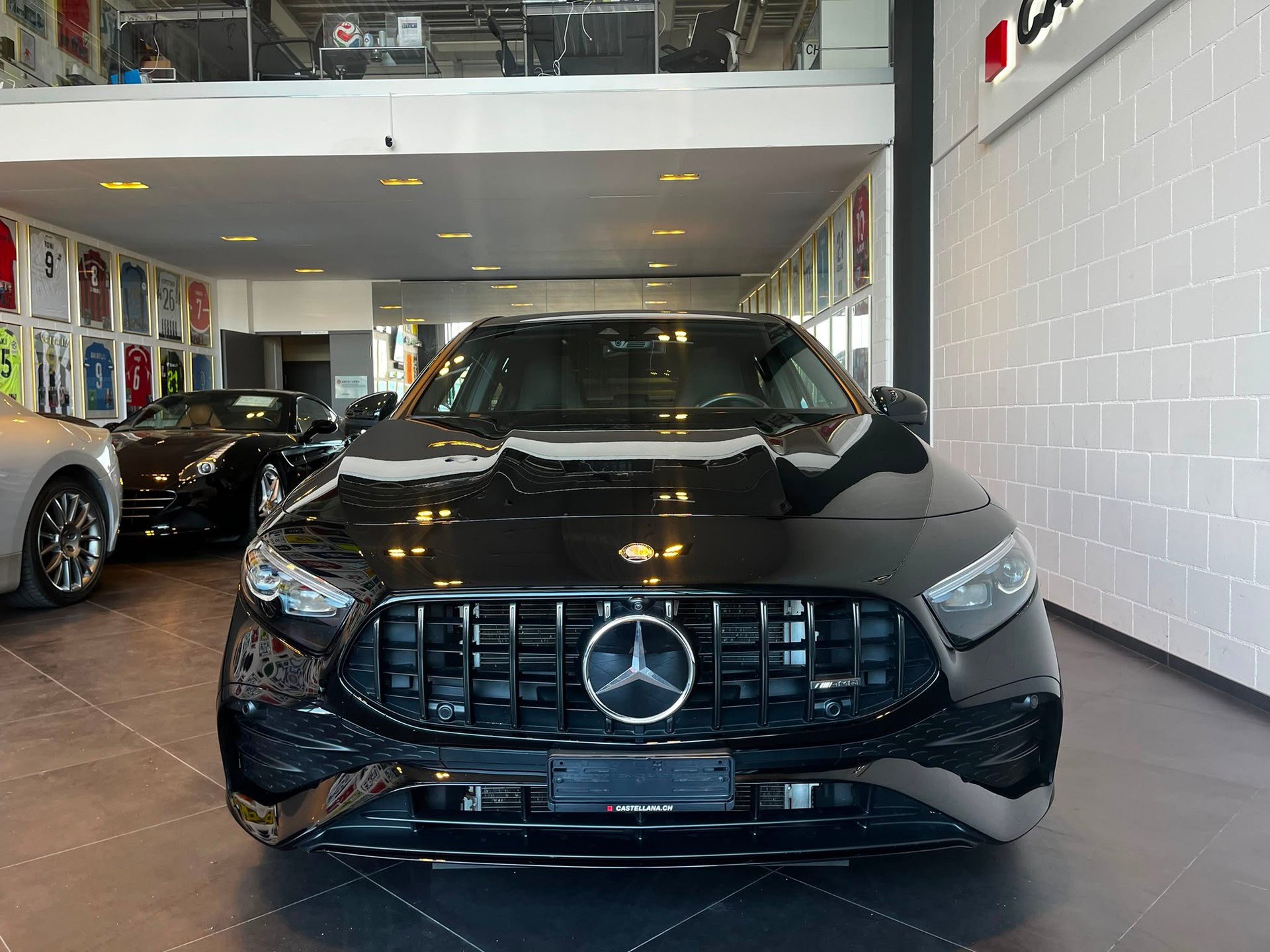 MERCEDES-BENZ A AMG 35 4Matic 8G-DCT-image-2