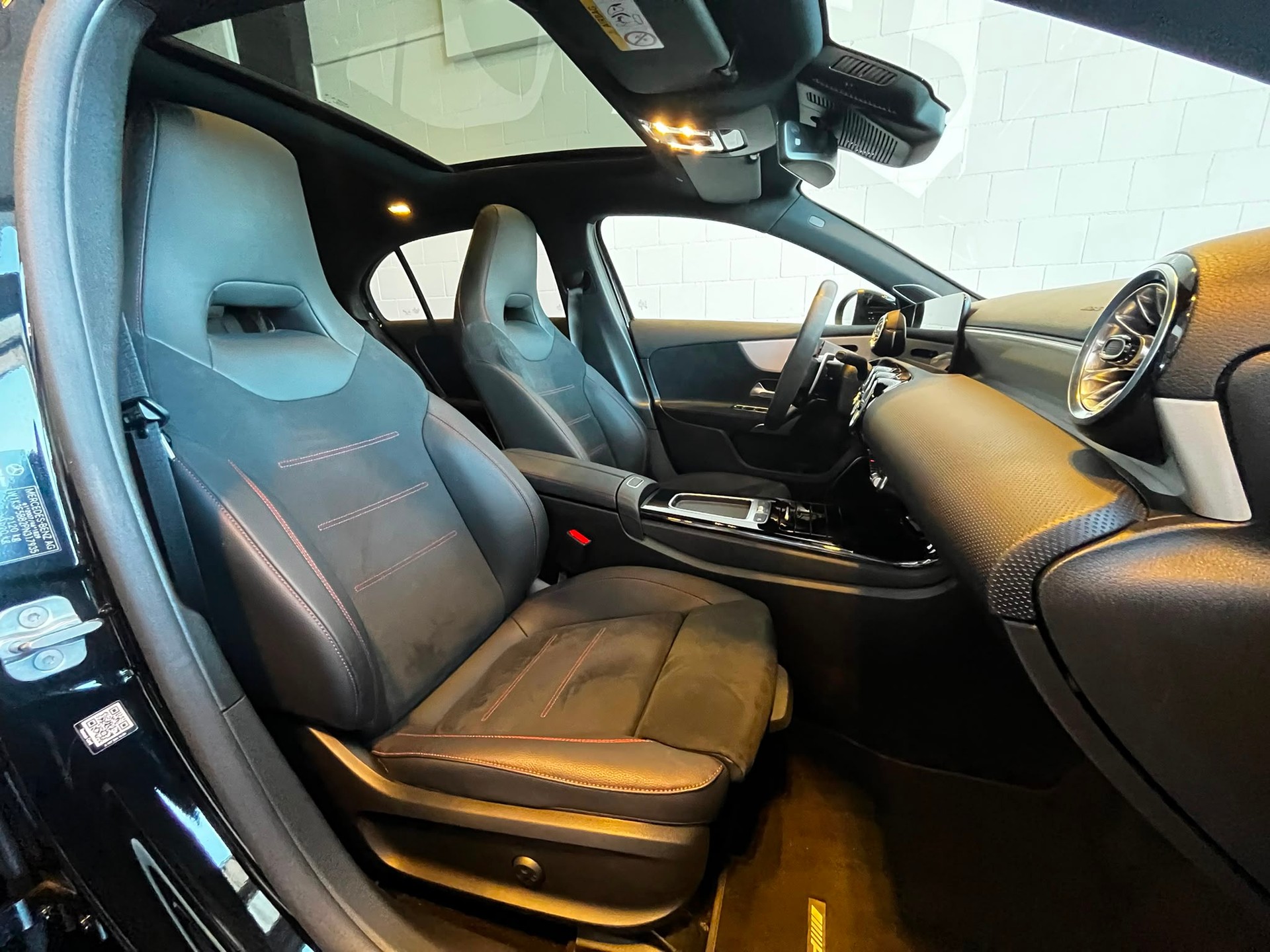 MERCEDES-BENZ A AMG 35 4Matic 8G-DCT-image-15