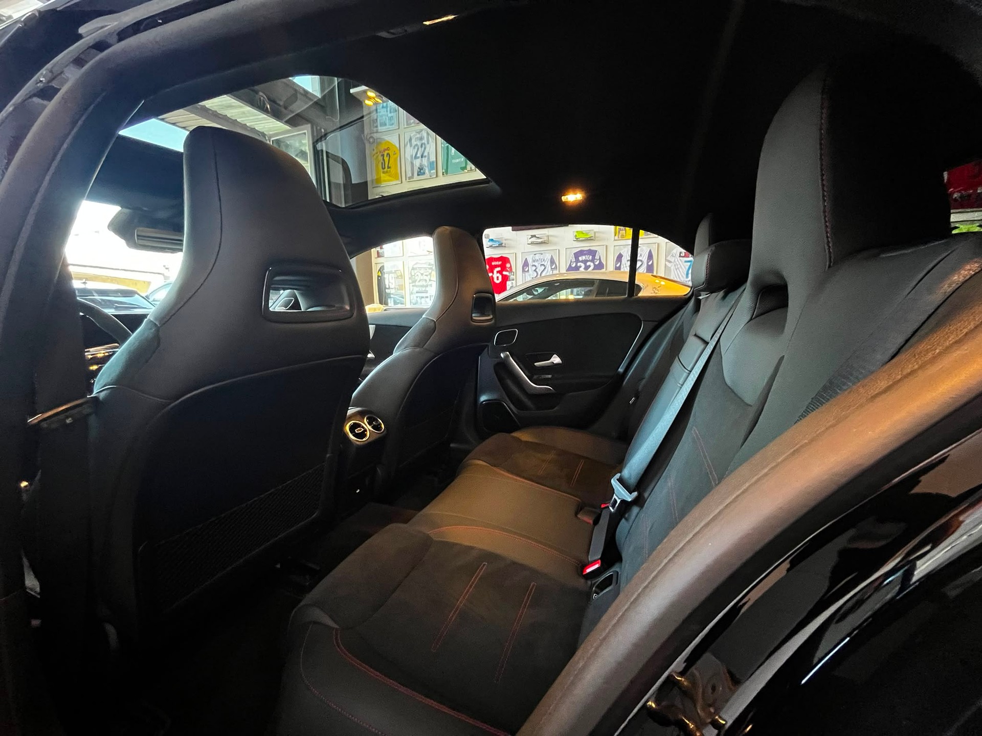 MERCEDES-BENZ A AMG 35 4Matic 8G-DCT-image-14