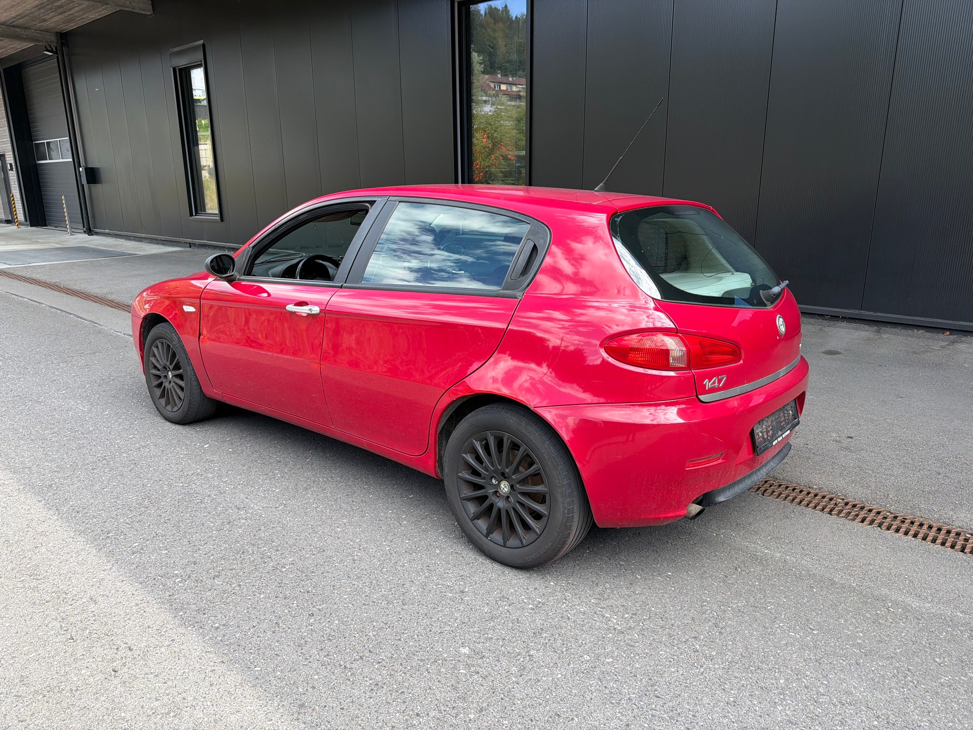 ALFA ROMEO 147 1.6 TS 16V Distinctive-image-2