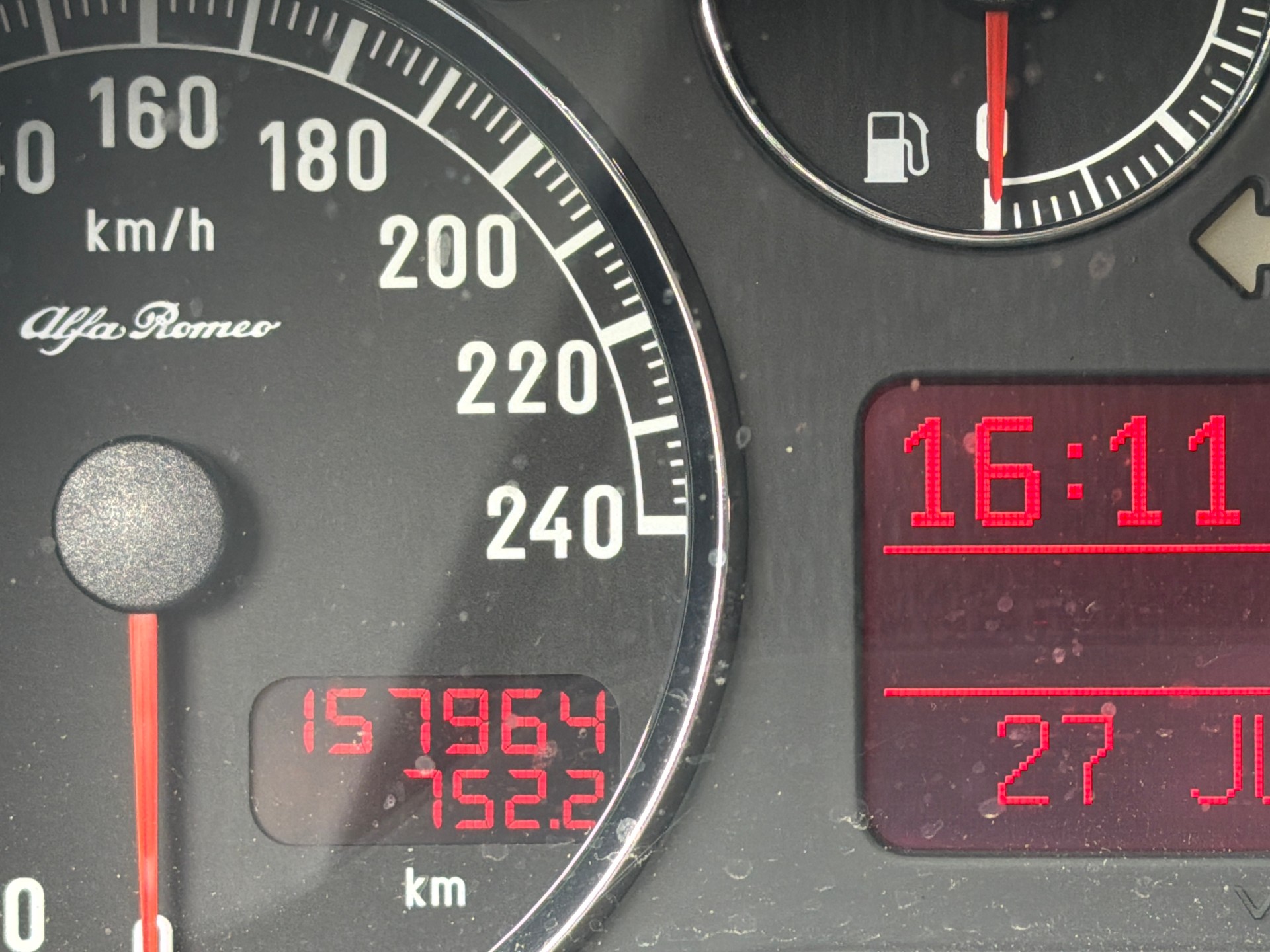 ALFA ROMEO 147 1.6 TS 16V Distinctive-image-11