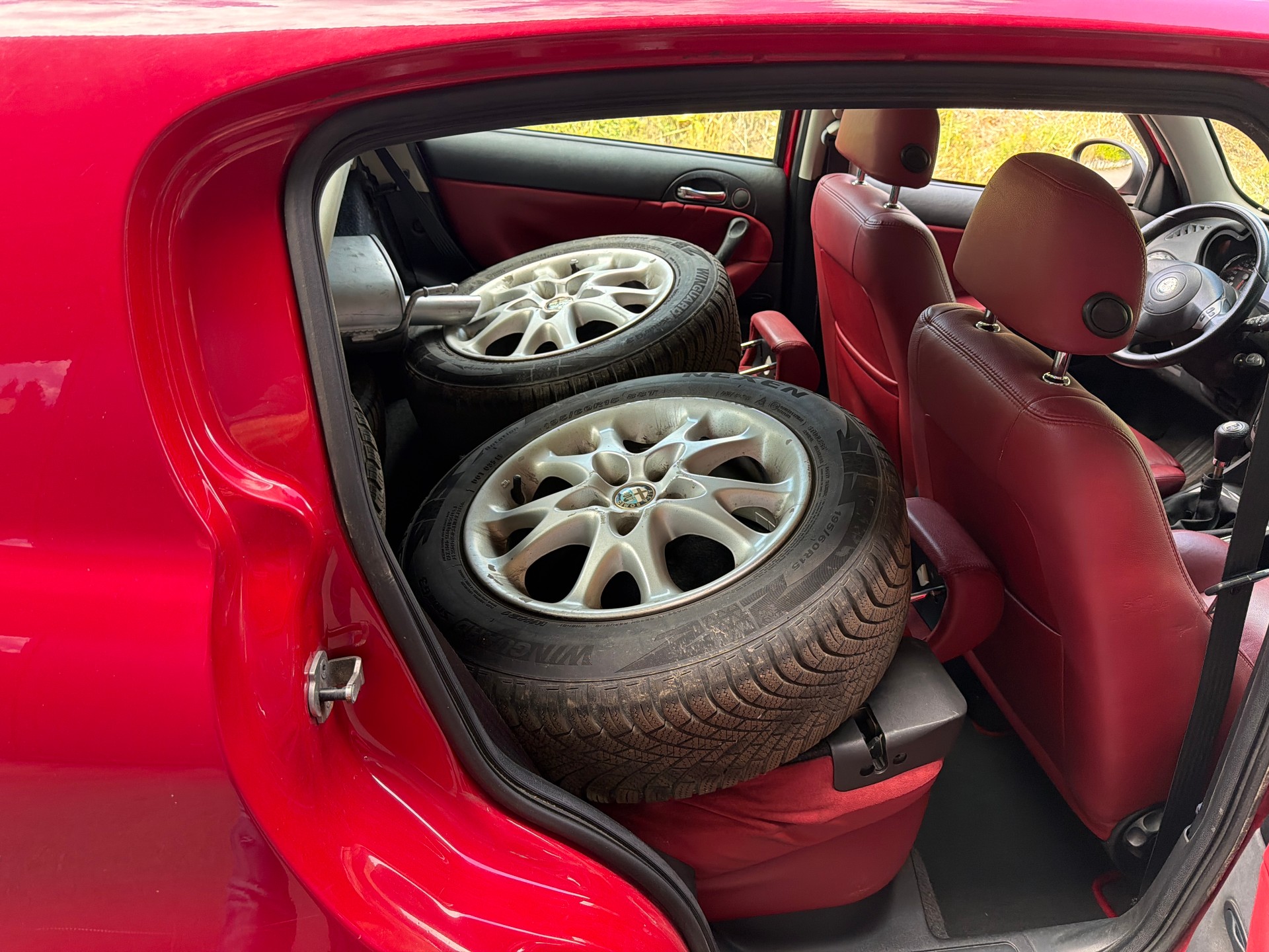 ALFA ROMEO 147 1.6 TS 16V Distinctive-image-8