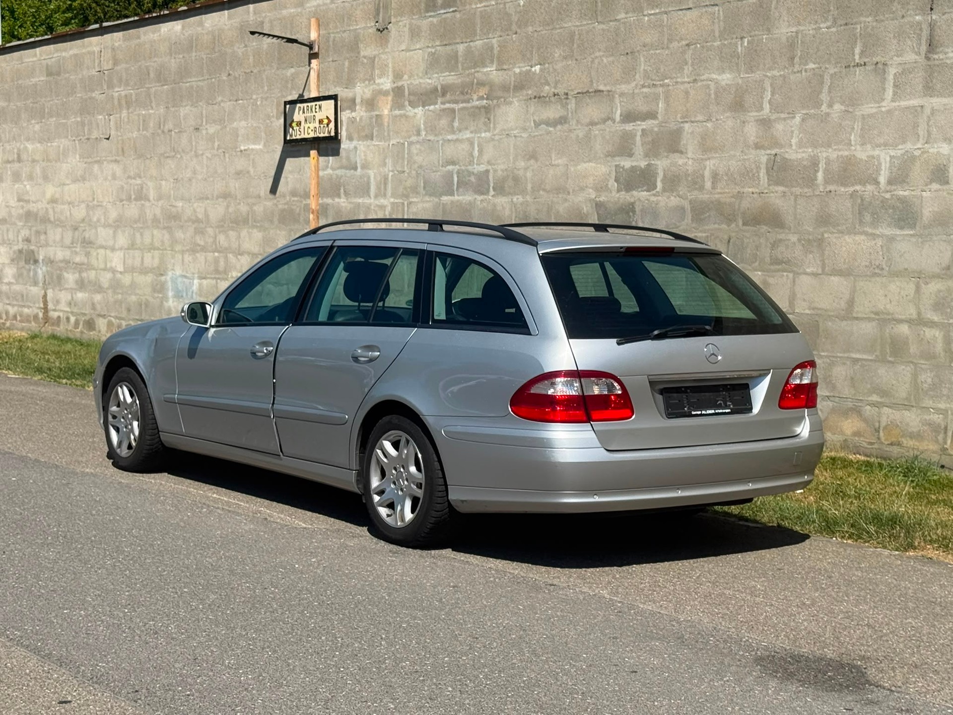 MERCEDES-BENZ E 200 Kompressor Avantgarde-image-2