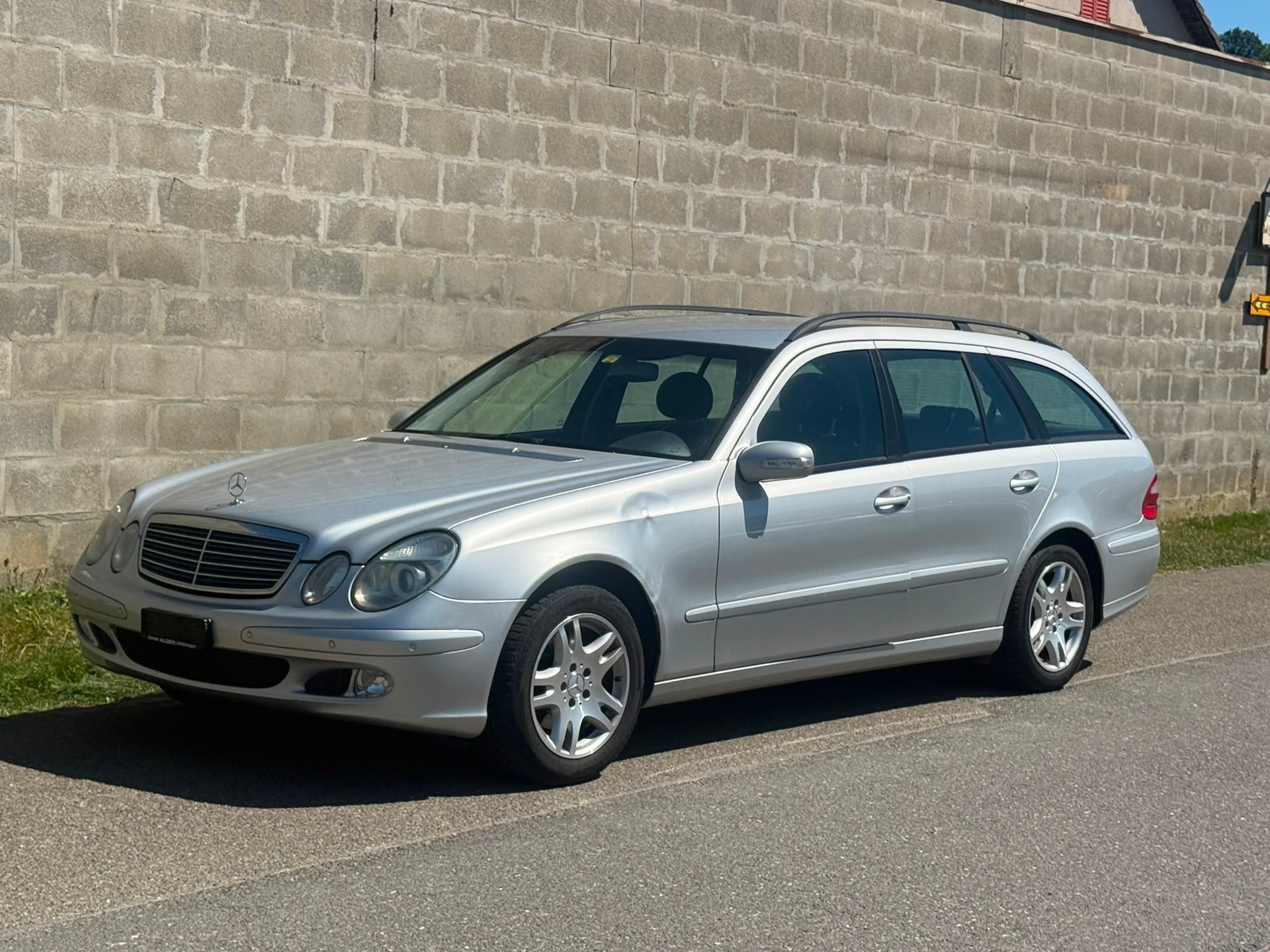 MERCEDES-BENZ E 200 Kompressor Avantgarde-image-0